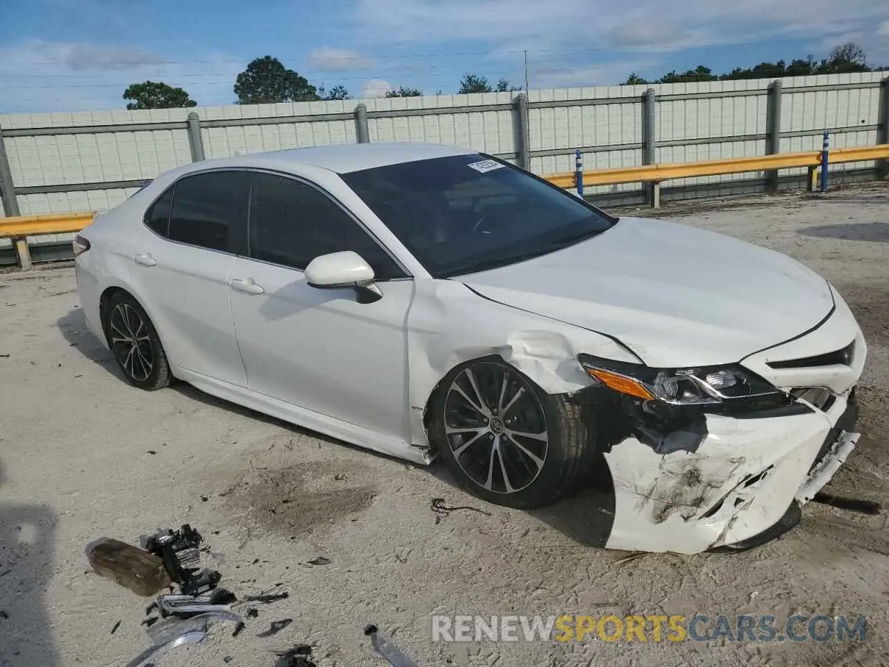 4 Фотография поврежденного автомобиля 4T1G11AK6LU509245 TOYOTA CAMRY 2020