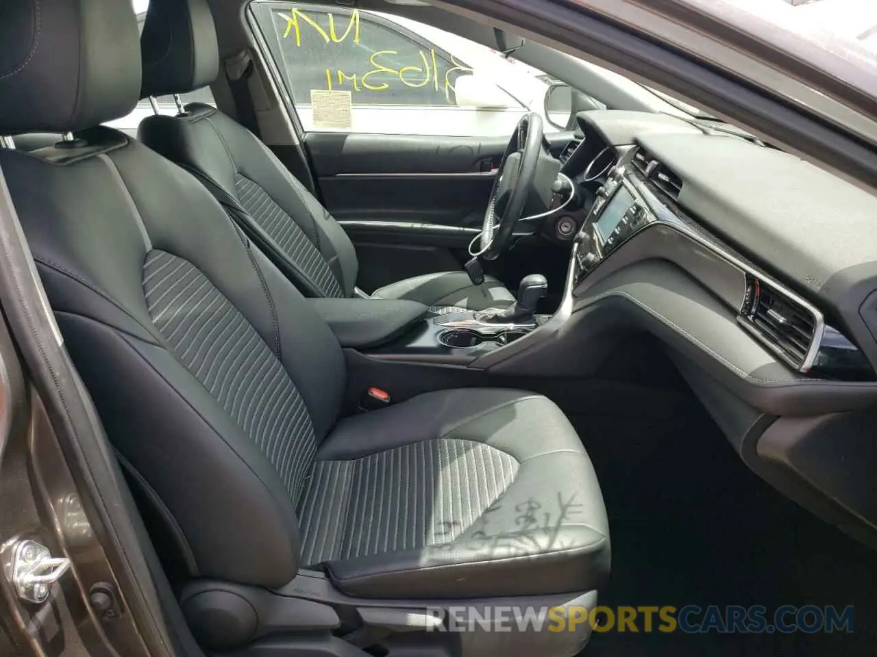5 Photograph of a damaged car 4T1G11AK6LU510153 TOYOTA CAMRY 2020