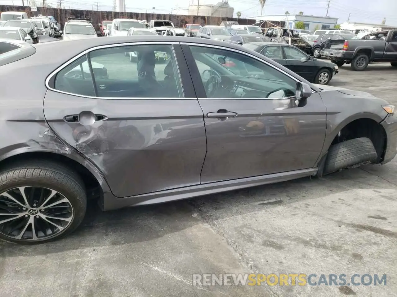 9 Photograph of a damaged car 4T1G11AK6LU510153 TOYOTA CAMRY 2020