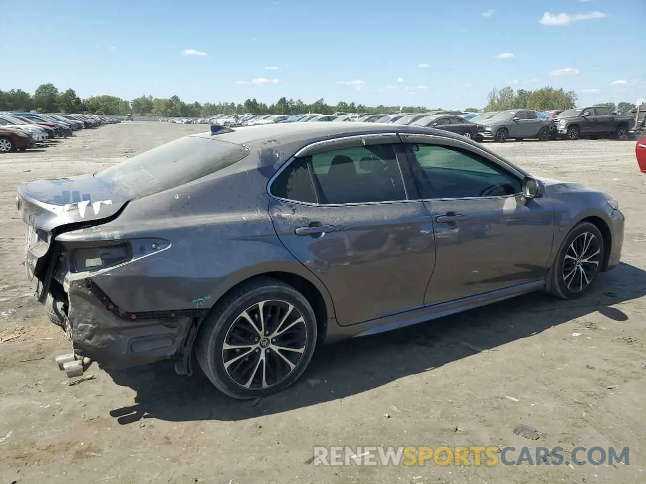3 Photograph of a damaged car 4T1G11AK6LU863816 TOYOTA CAMRY 2020