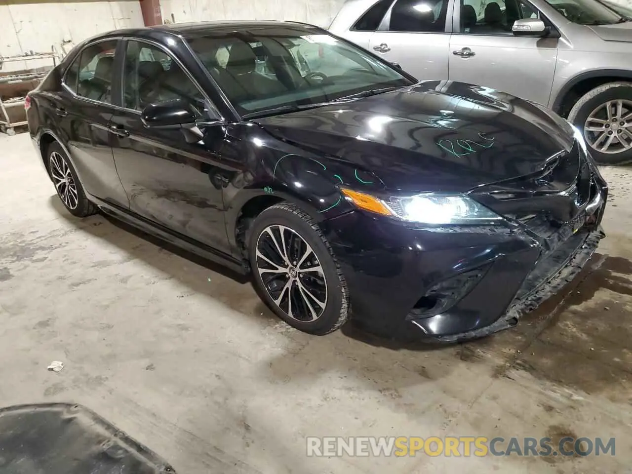 4 Photograph of a damaged car 4T1G11AK6LU873178 TOYOTA CAMRY 2020