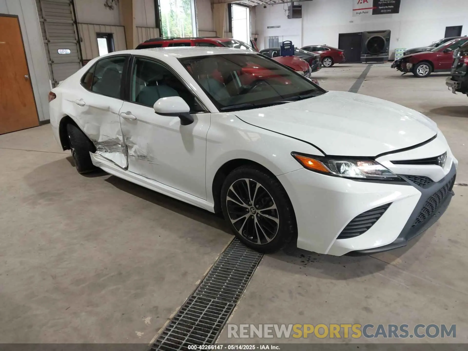 1 Photograph of a damaged car 4T1G11AK6LU873925 TOYOTA CAMRY 2020