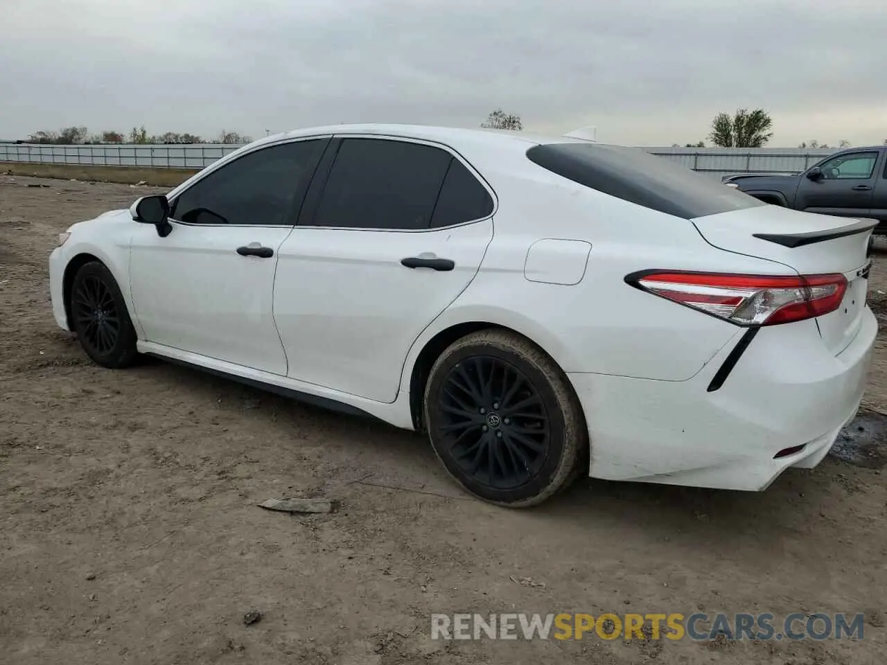 2 Фотография поврежденного автомобиля 4T1G11AK6LU881846 TOYOTA CAMRY 2020