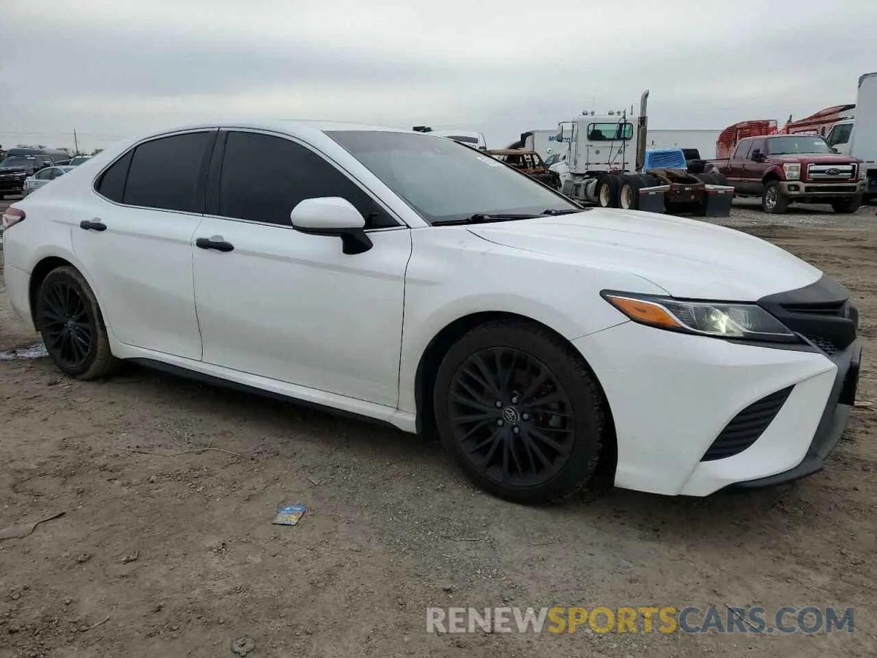 4 Фотография поврежденного автомобиля 4T1G11AK6LU881846 TOYOTA CAMRY 2020