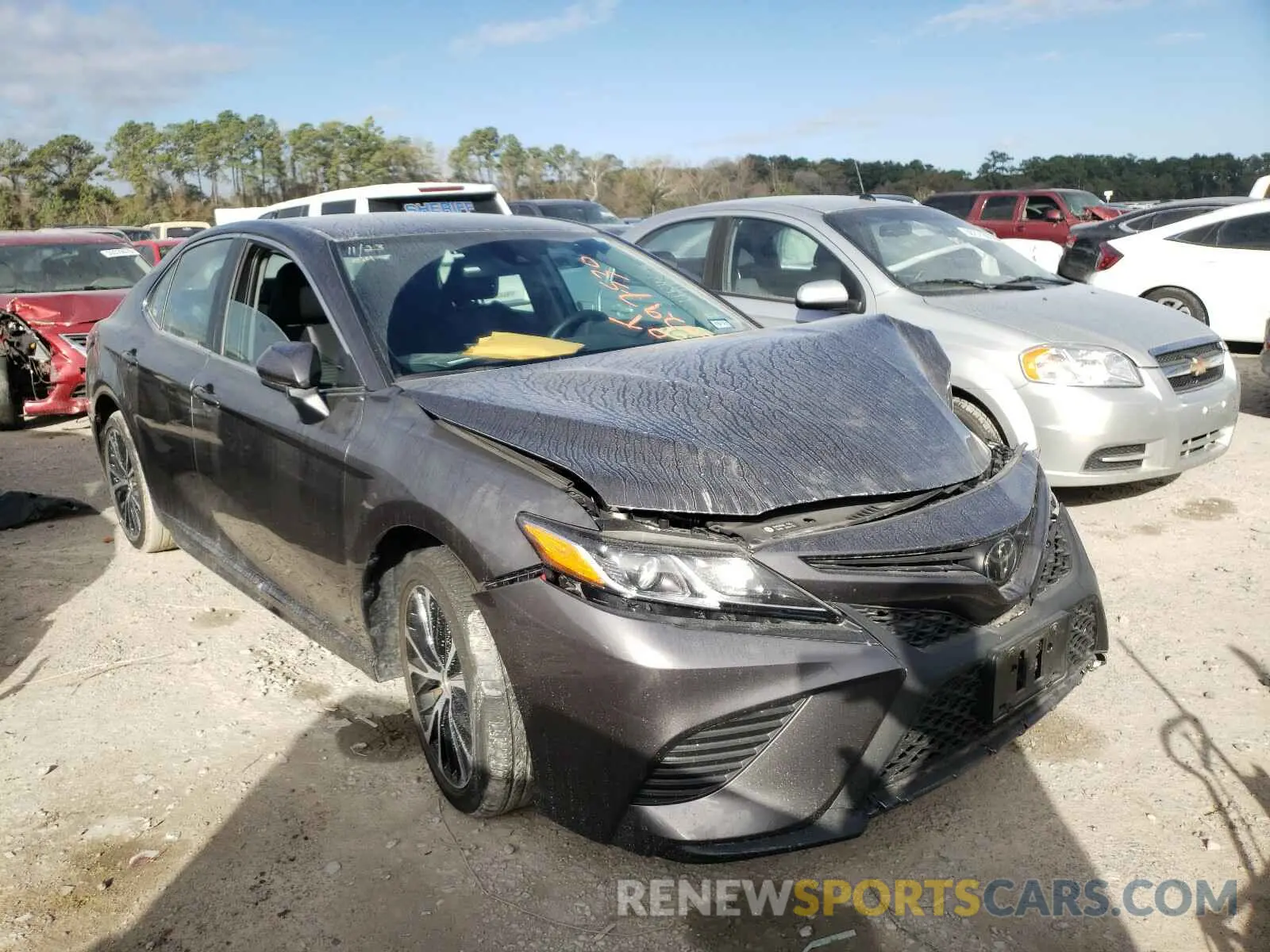 1 Photograph of a damaged car 4T1G11AK6LU888358 TOYOTA CAMRY 2020