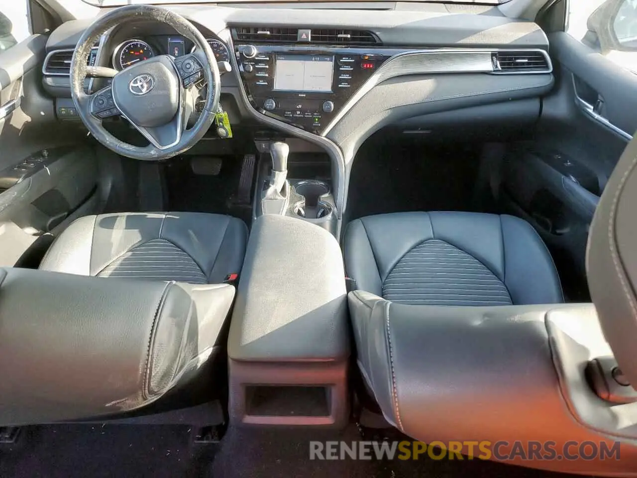 8 Фотография поврежденного автомобиля 4T1G11AK6LU900640 TOYOTA CAMRY 2020