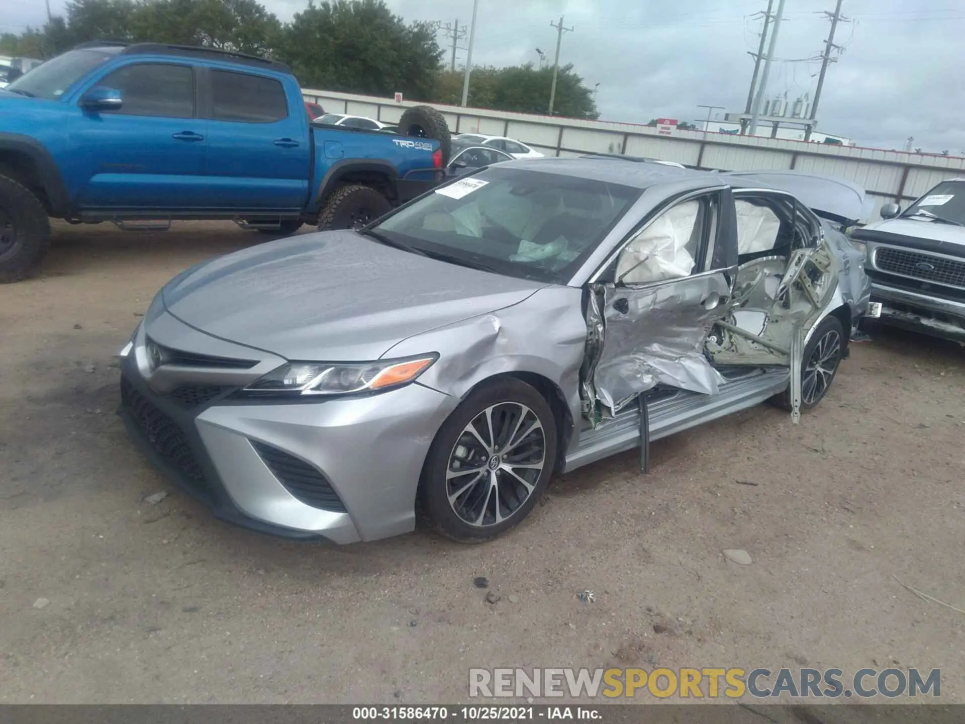 2 Photograph of a damaged car 4T1G11AK6LU905532 TOYOTA CAMRY 2020