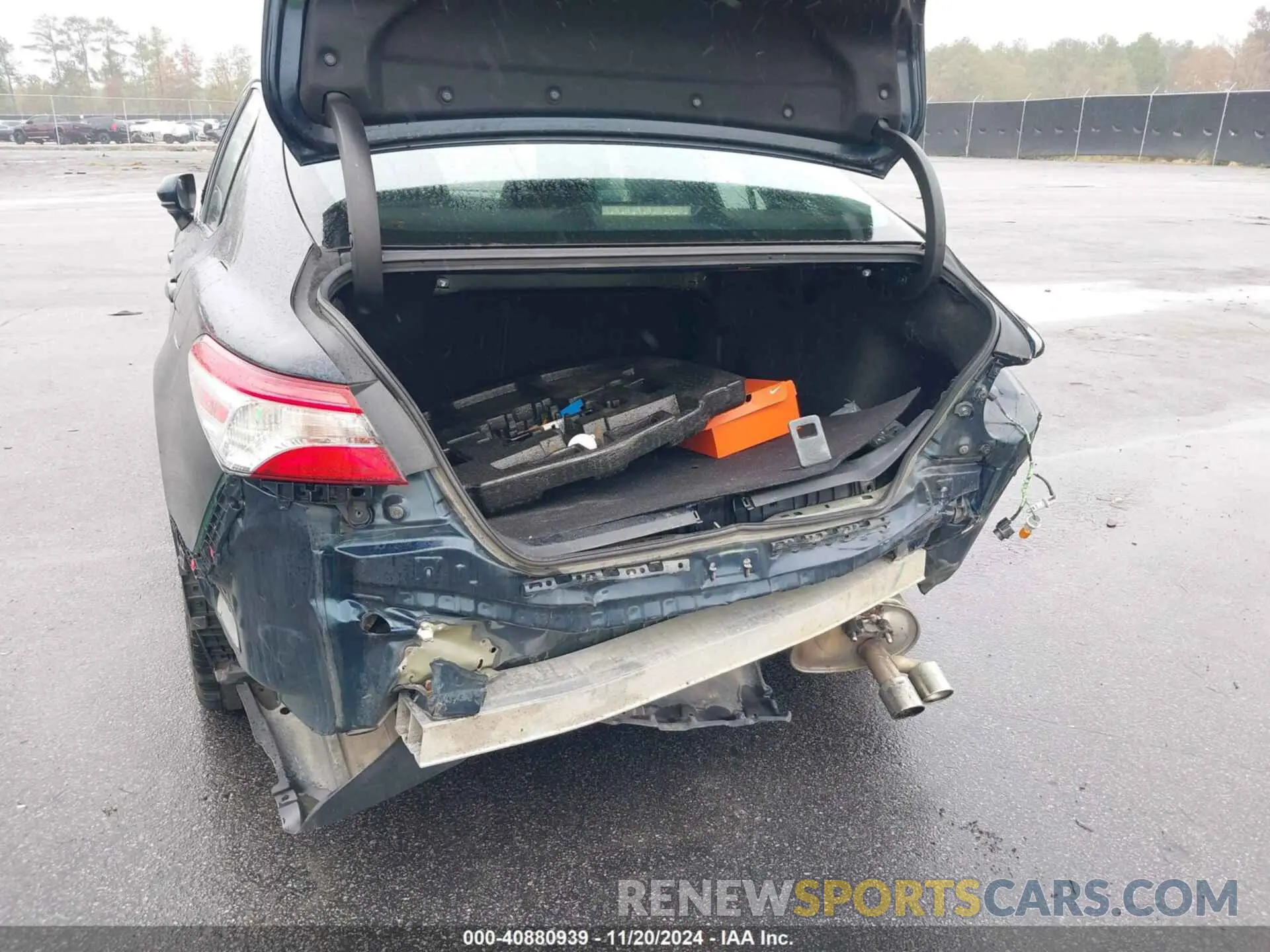 6 Photograph of a damaged car 4T1G11AK6LU911525 TOYOTA CAMRY 2020