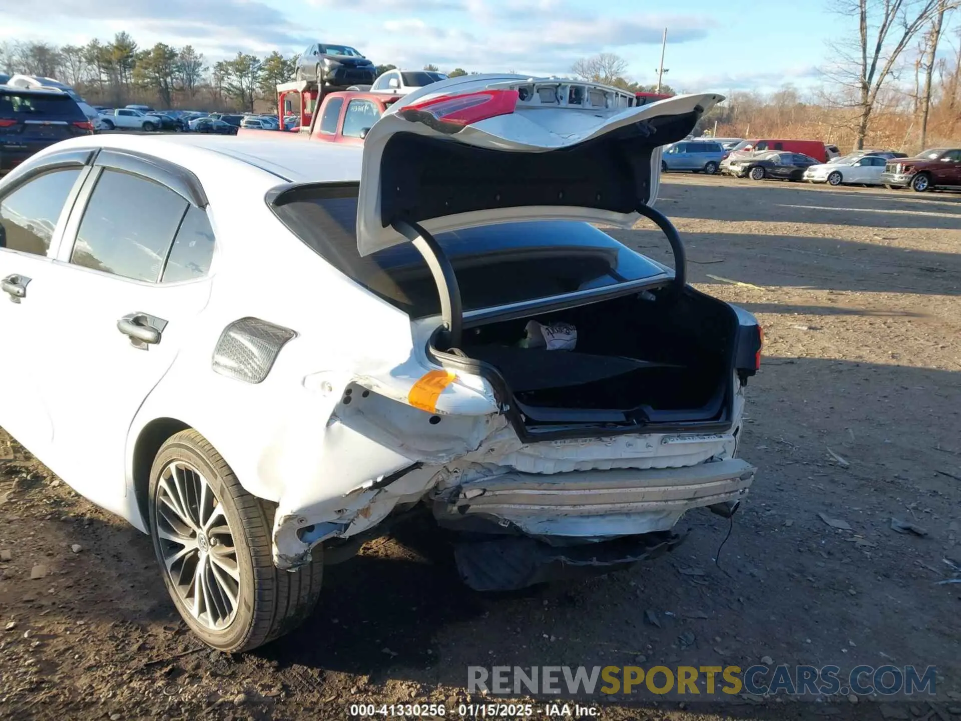 6 Photograph of a damaged car 4T1G11AK6LU921486 TOYOTA CAMRY 2020