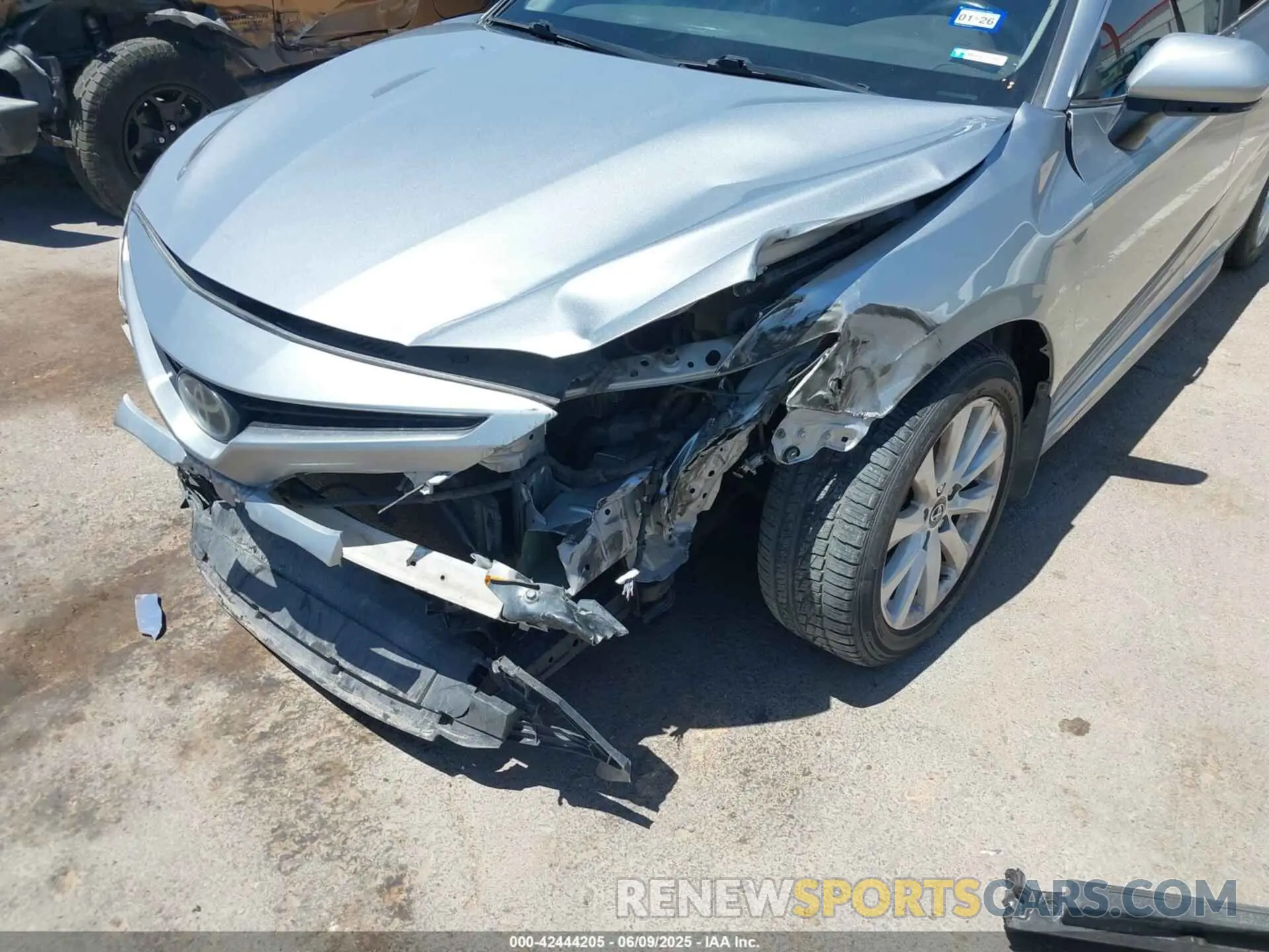 6 Photograph of a damaged car 4T1G11AK6LU929992 TOYOTA CAMRY 2020