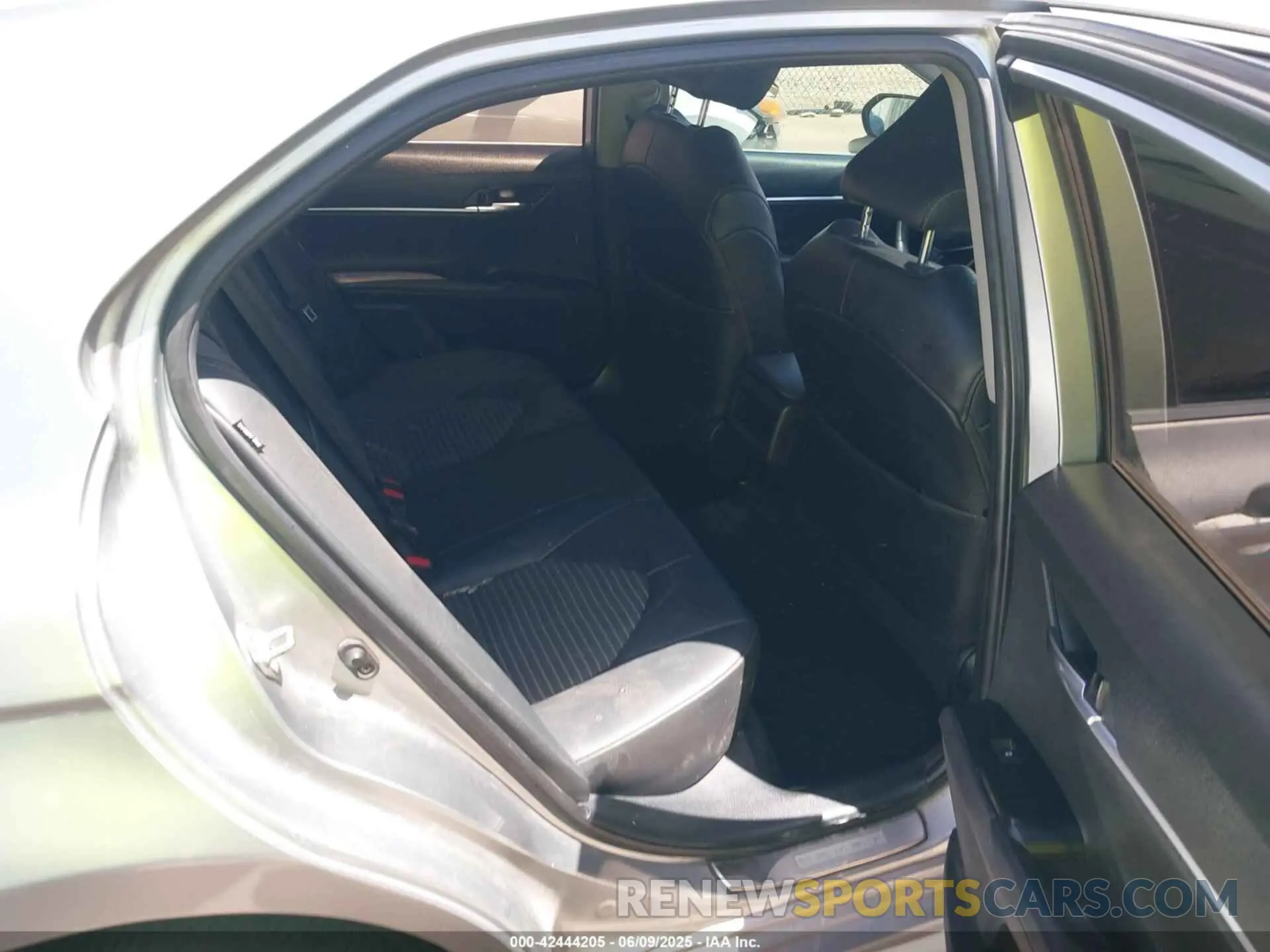 8 Photograph of a damaged car 4T1G11AK6LU929992 TOYOTA CAMRY 2020