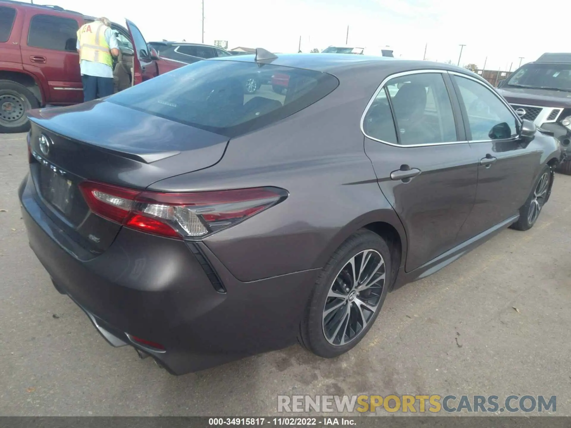 4 Photograph of a damaged car 4T1G11AK6LU940801 TOYOTA CAMRY 2020