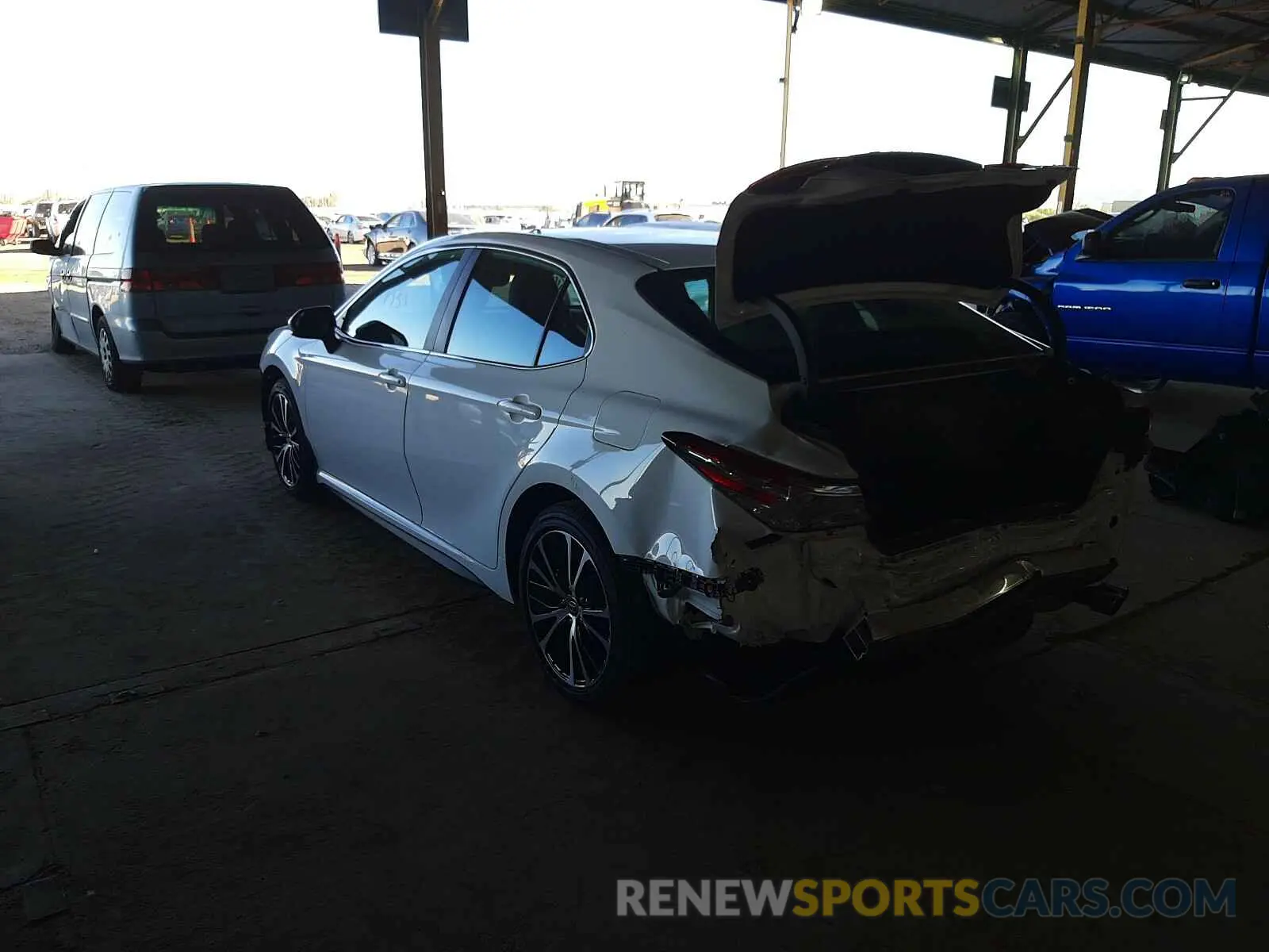 3 Photograph of a damaged car 4T1G11AK6LU949160 TOYOTA CAMRY 2020