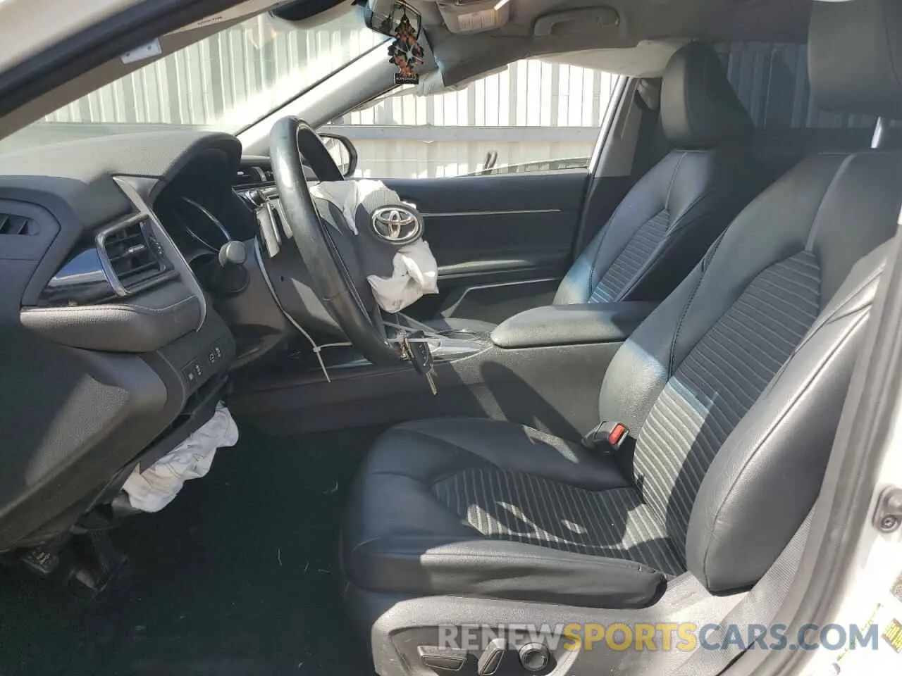 7 Photograph of a damaged car 4T1G11AK6LU950910 TOYOTA CAMRY 2020