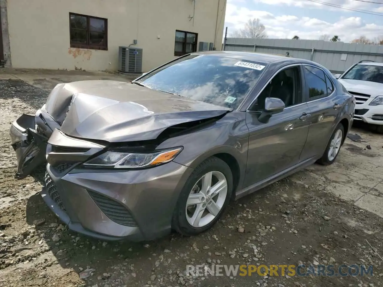 1 Фотография поврежденного автомобиля 4T1G11AK6LU966119 TOYOTA CAMRY 2020