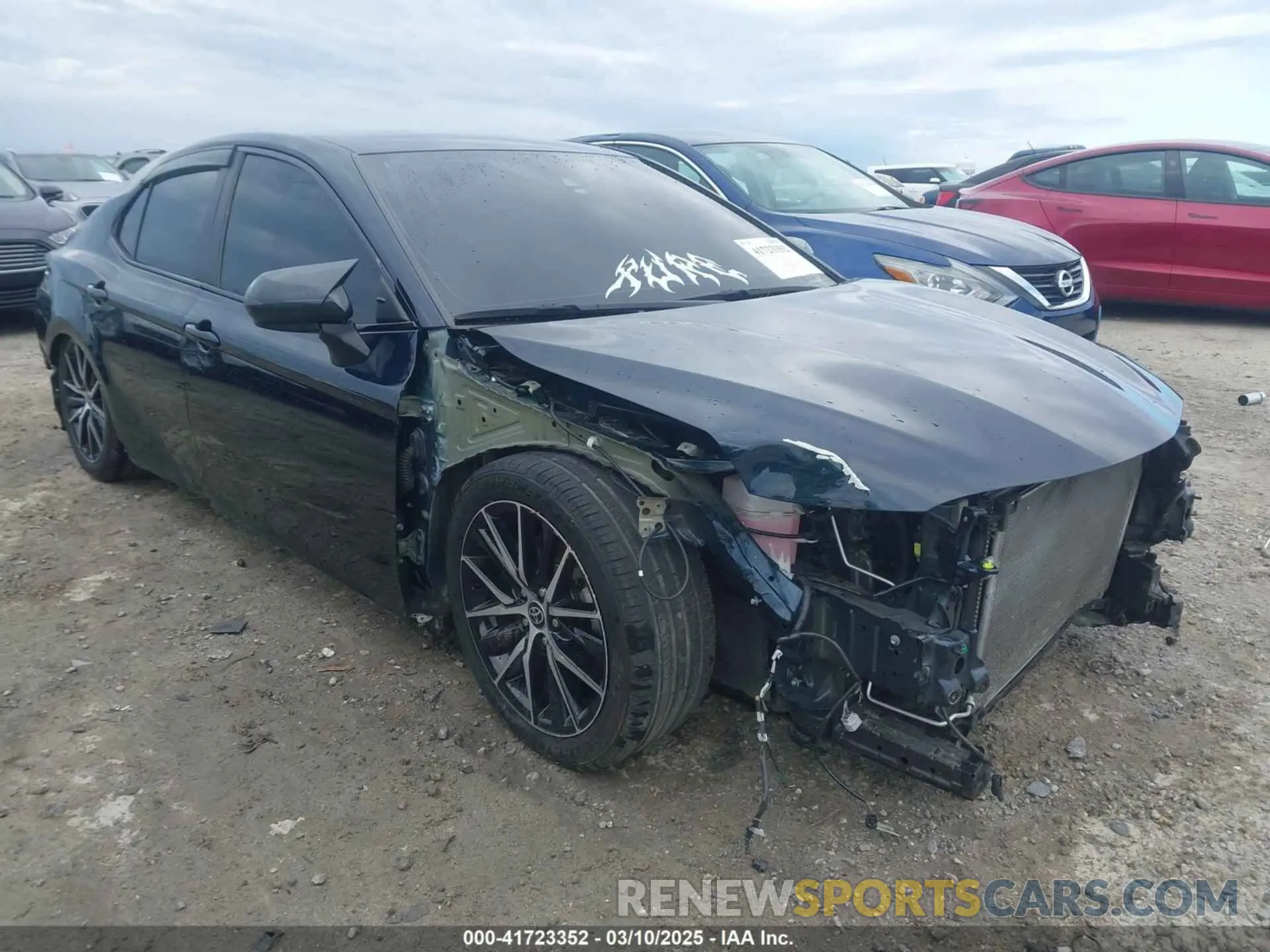 1 Photograph of a damaged car 4T1G11AK6LU969747 TOYOTA CAMRY 2020