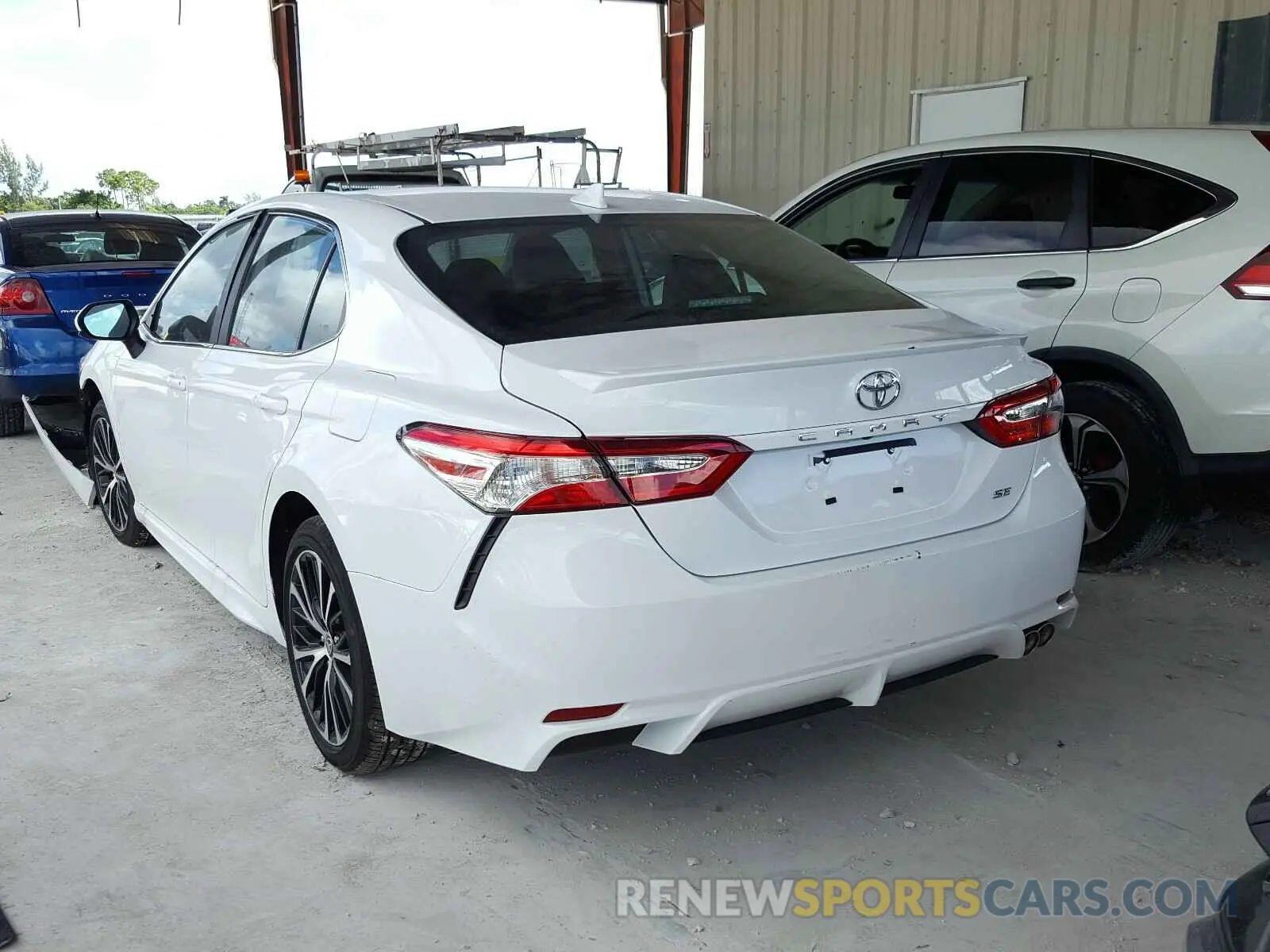 3 Photograph of a damaged car 4T1G11AK6LU983230 TOYOTA CAMRY 2020