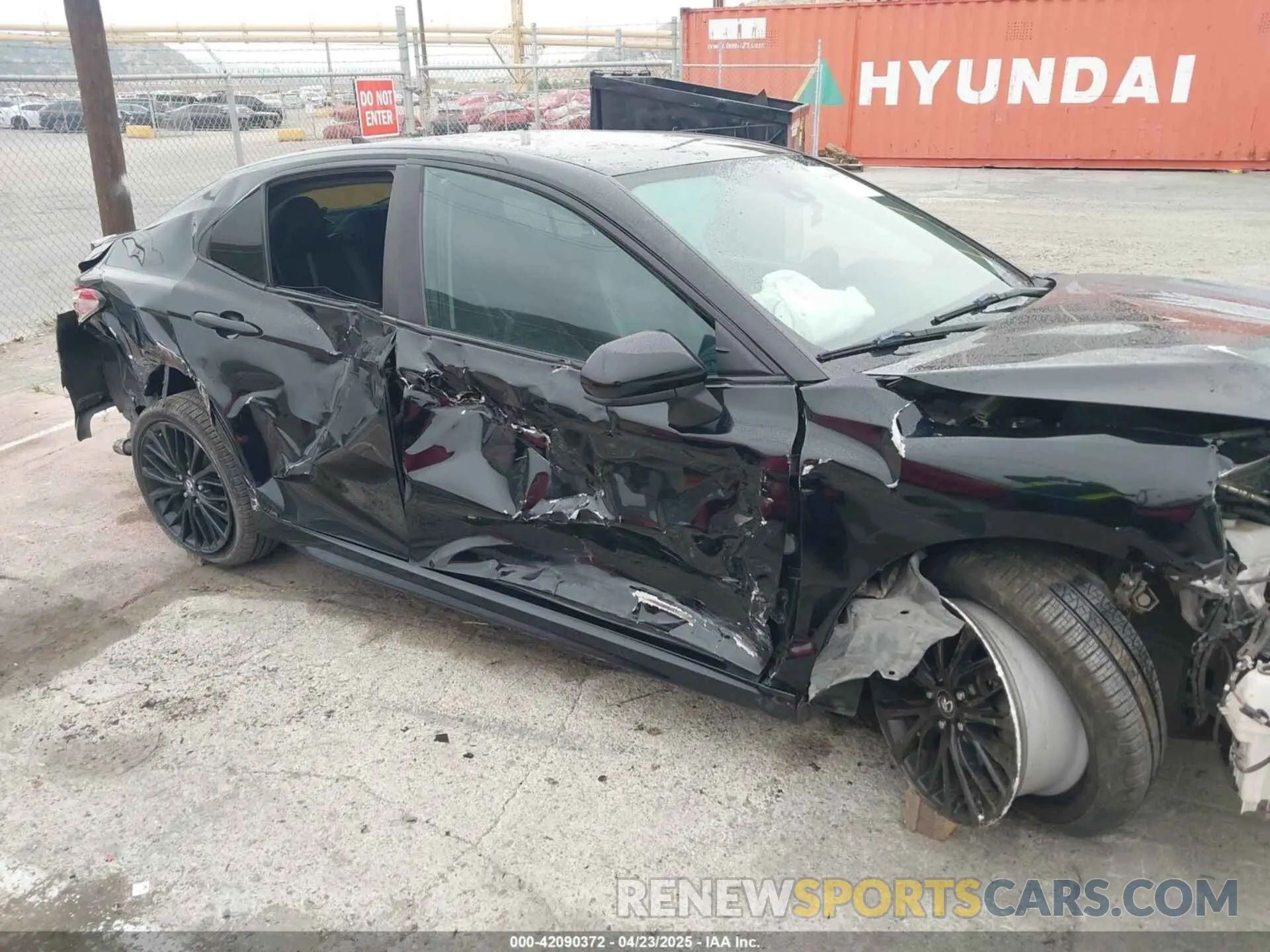 17 Photograph of a damaged car 4T1G11AK7LU301861 TOYOTA CAMRY 2020
