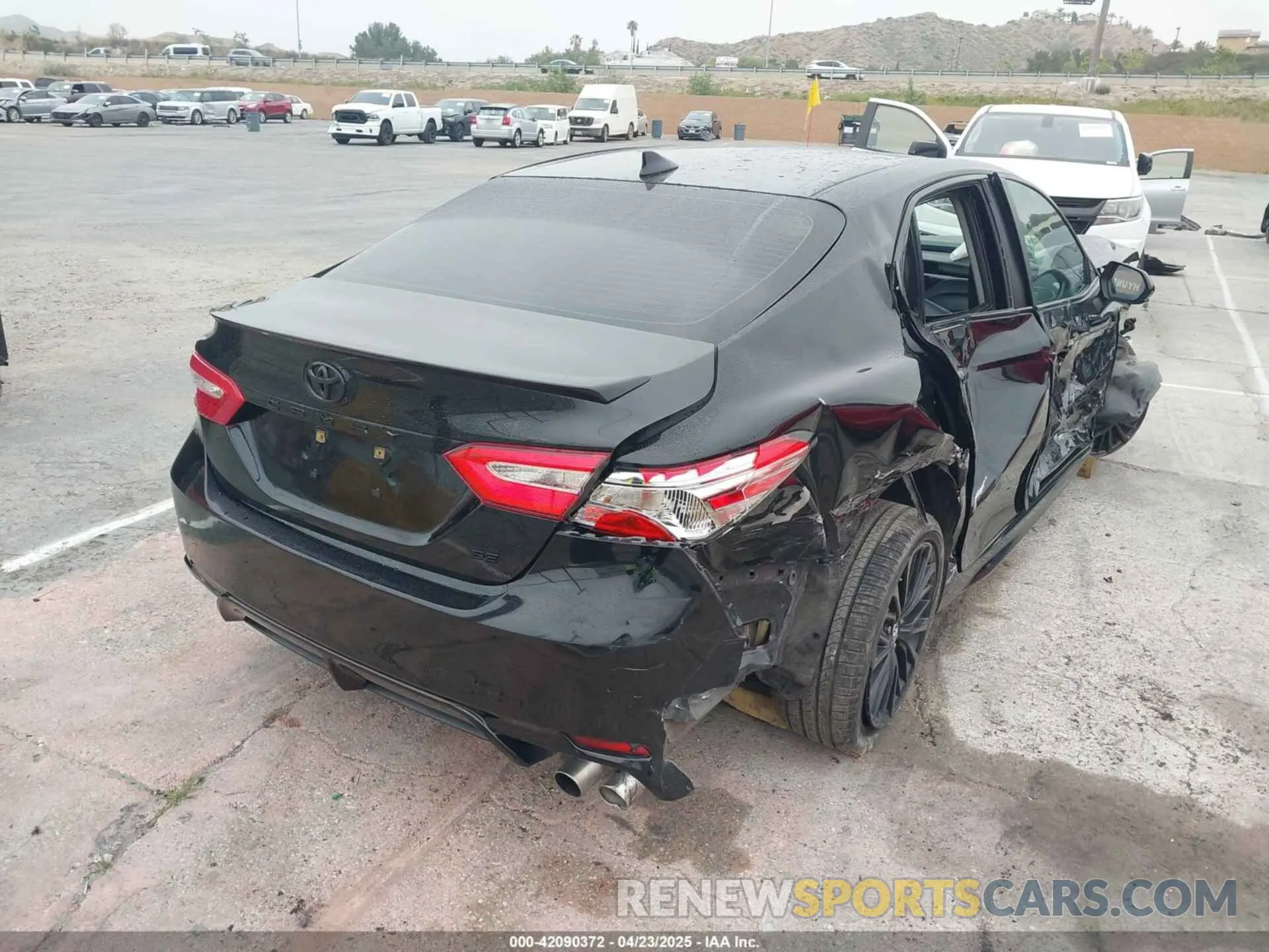 4 Photograph of a damaged car 4T1G11AK7LU301861 TOYOTA CAMRY 2020