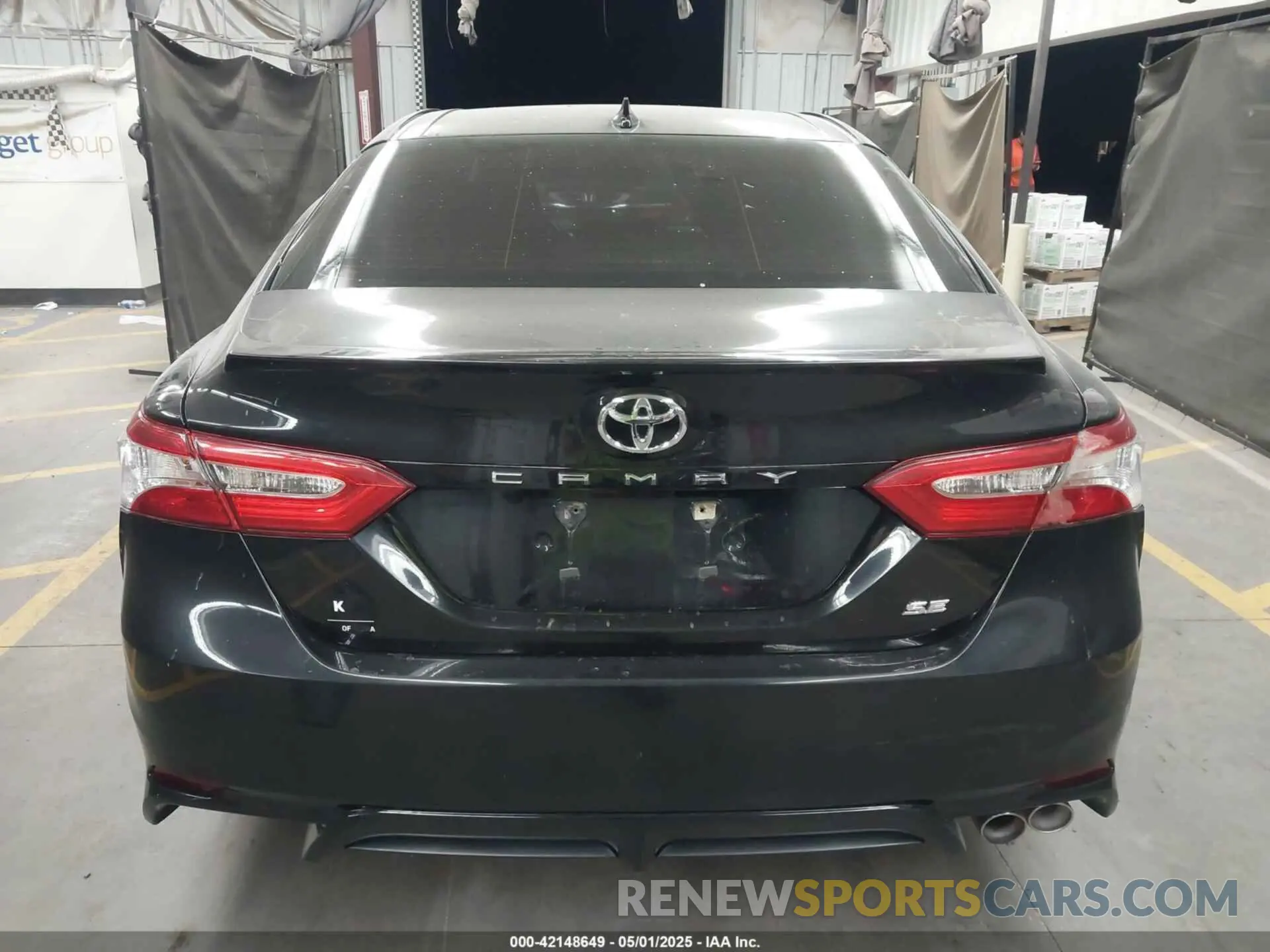 16 Photograph of a damaged car 4T1G11AK7LU302329 TOYOTA CAMRY 2020