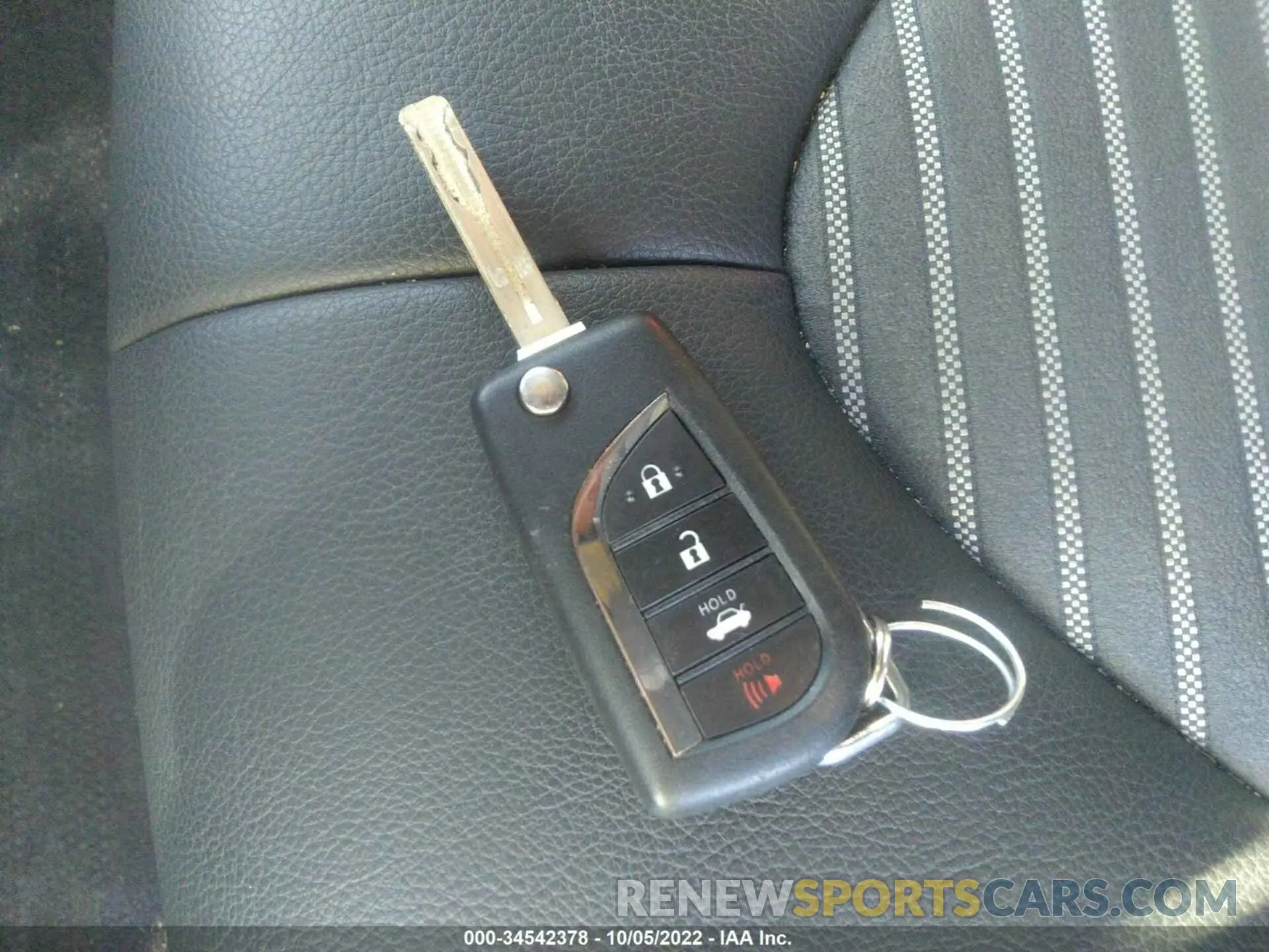 11 Фотография поврежденного автомобиля 4T1G11AK7LU305621 TOYOTA CAMRY 2020