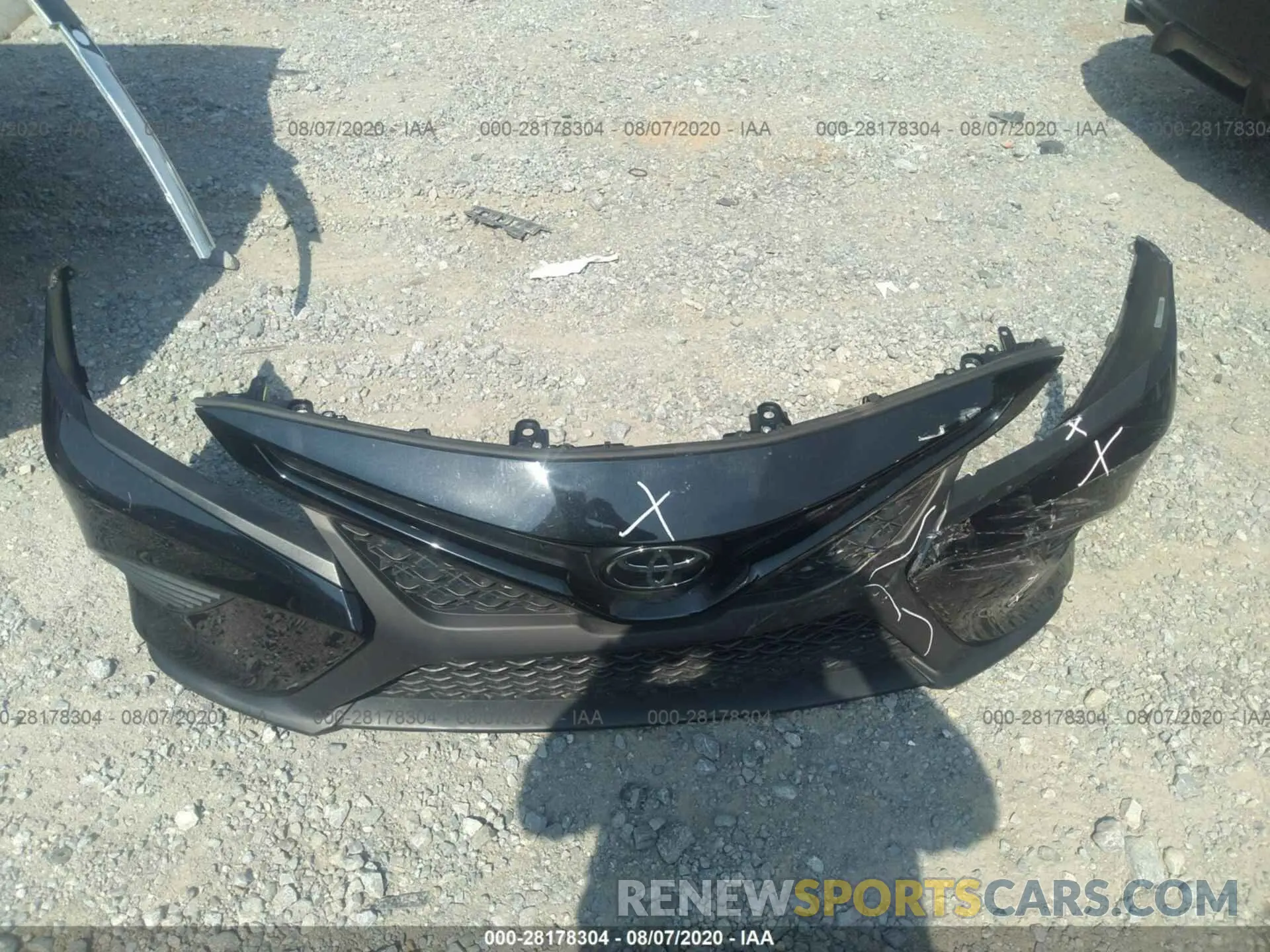 12 Photograph of a damaged car 4T1G11AK7LU326159 TOYOTA CAMRY 2020