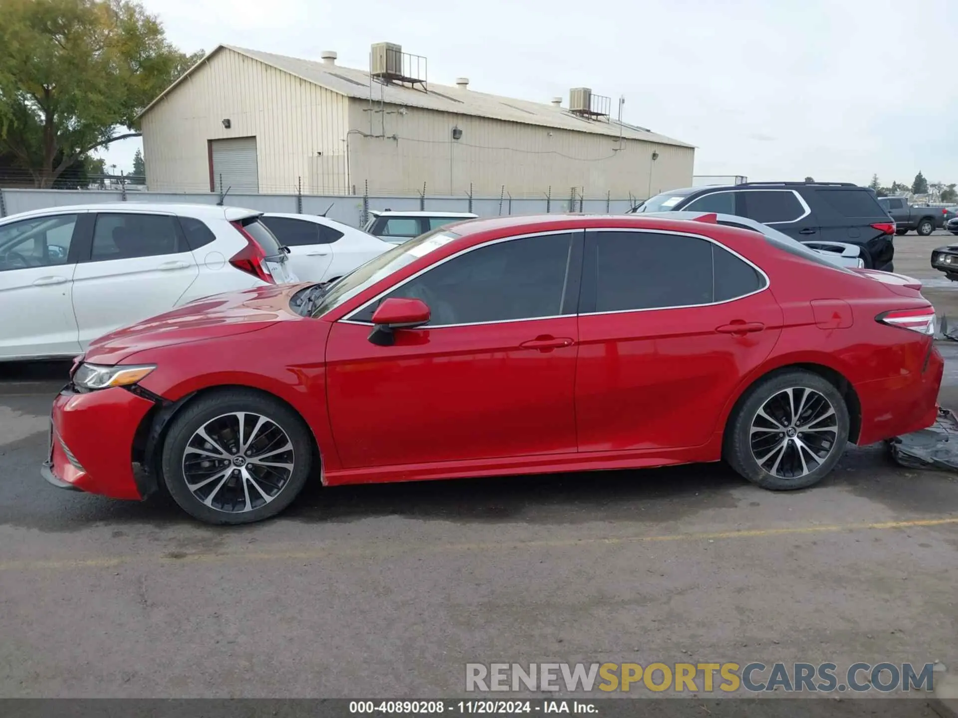 15 Photograph of a damaged car 4T1G11AK7LU334620 TOYOTA CAMRY 2020