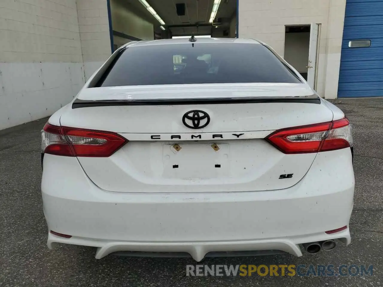 6 Photograph of a damaged car 4T1G11AK7LU340322 TOYOTA CAMRY 2020