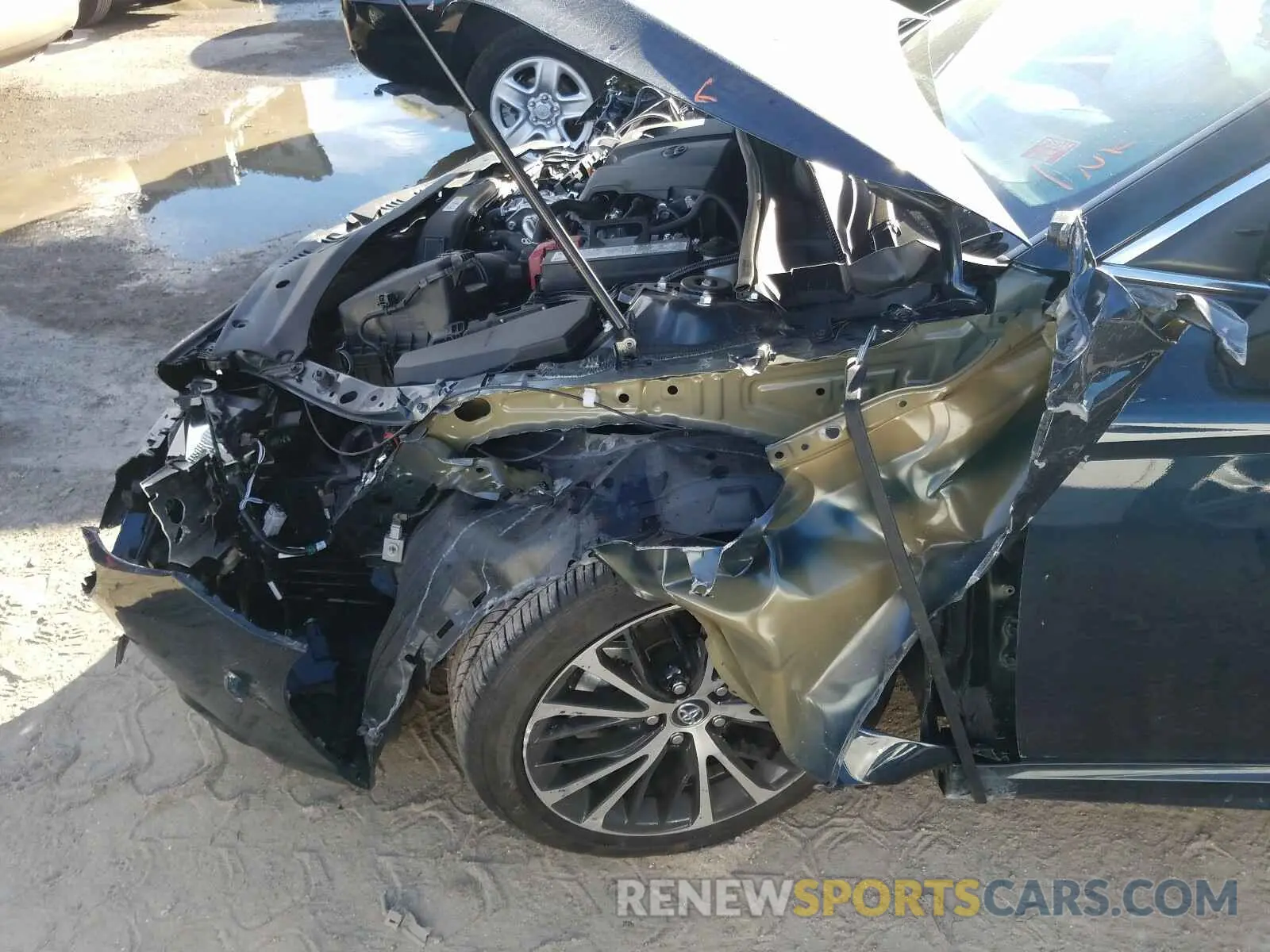 9 Photograph of a damaged car 4T1G11AK7LU344726 TOYOTA CAMRY 2020