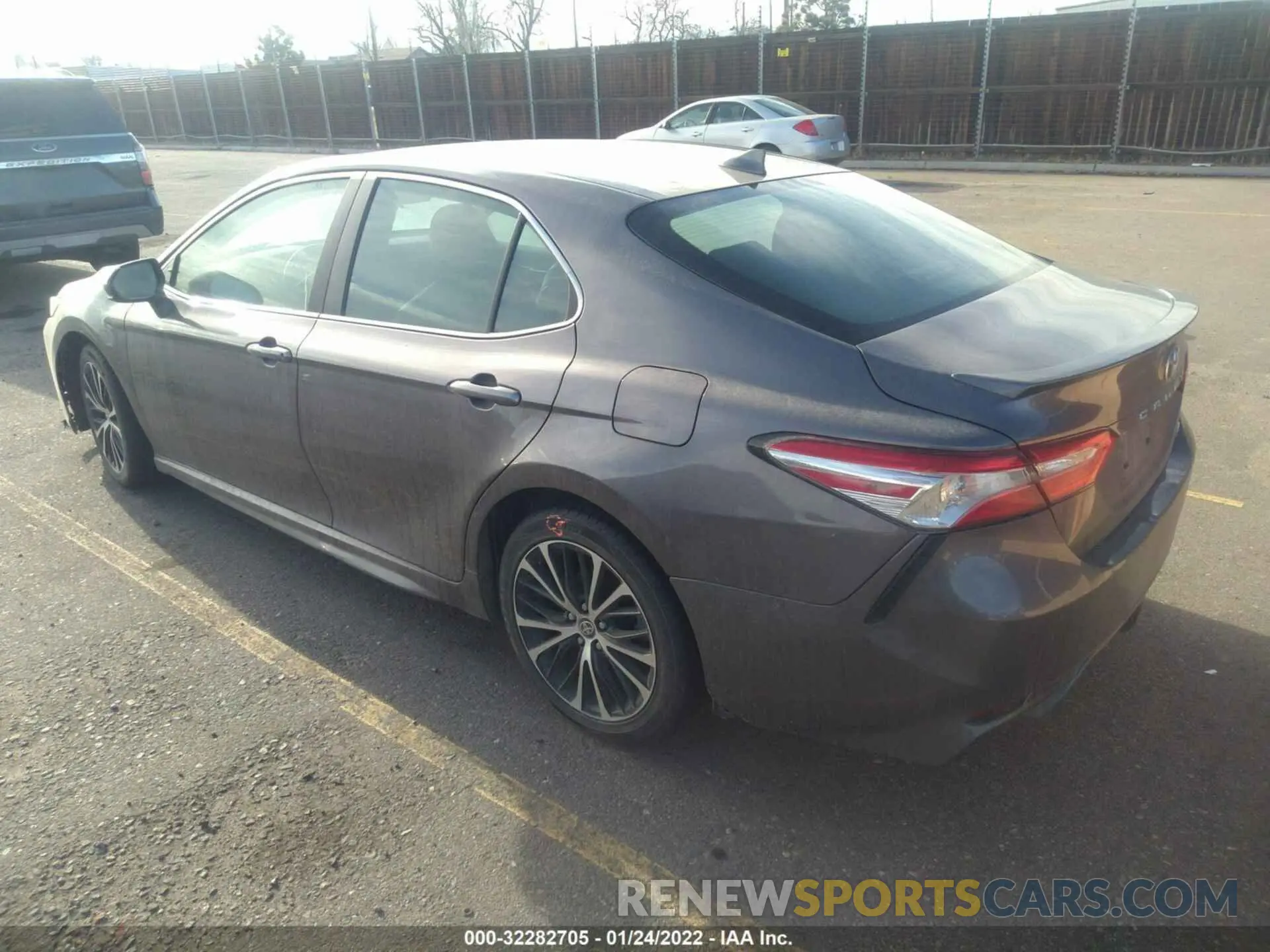 3 Фотография поврежденного автомобиля 4T1G11AK7LU362868 TOYOTA CAMRY 2020
