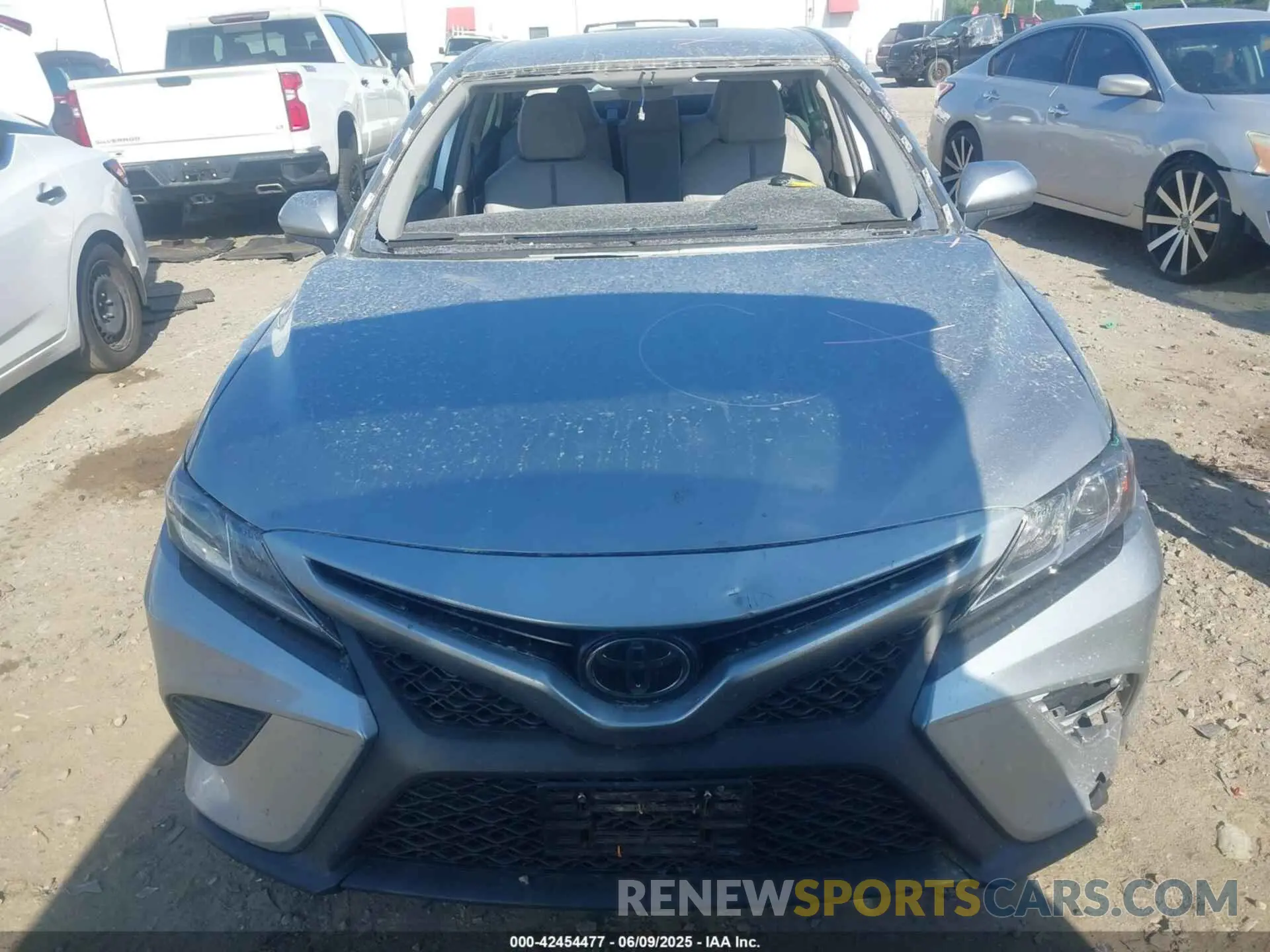 12 Photograph of a damaged car 4T1G11AK7LU502675 TOYOTA CAMRY 2020