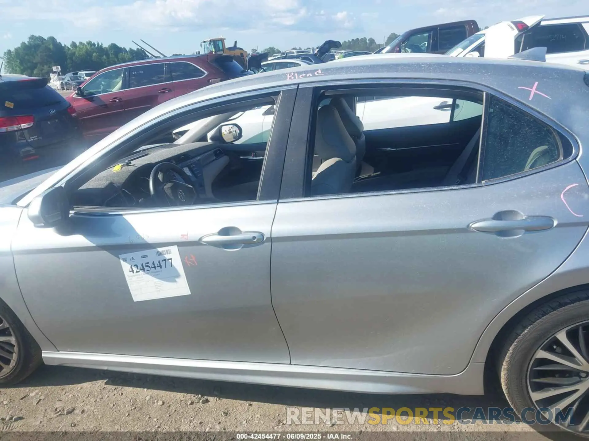 14 Photograph of a damaged car 4T1G11AK7LU502675 TOYOTA CAMRY 2020