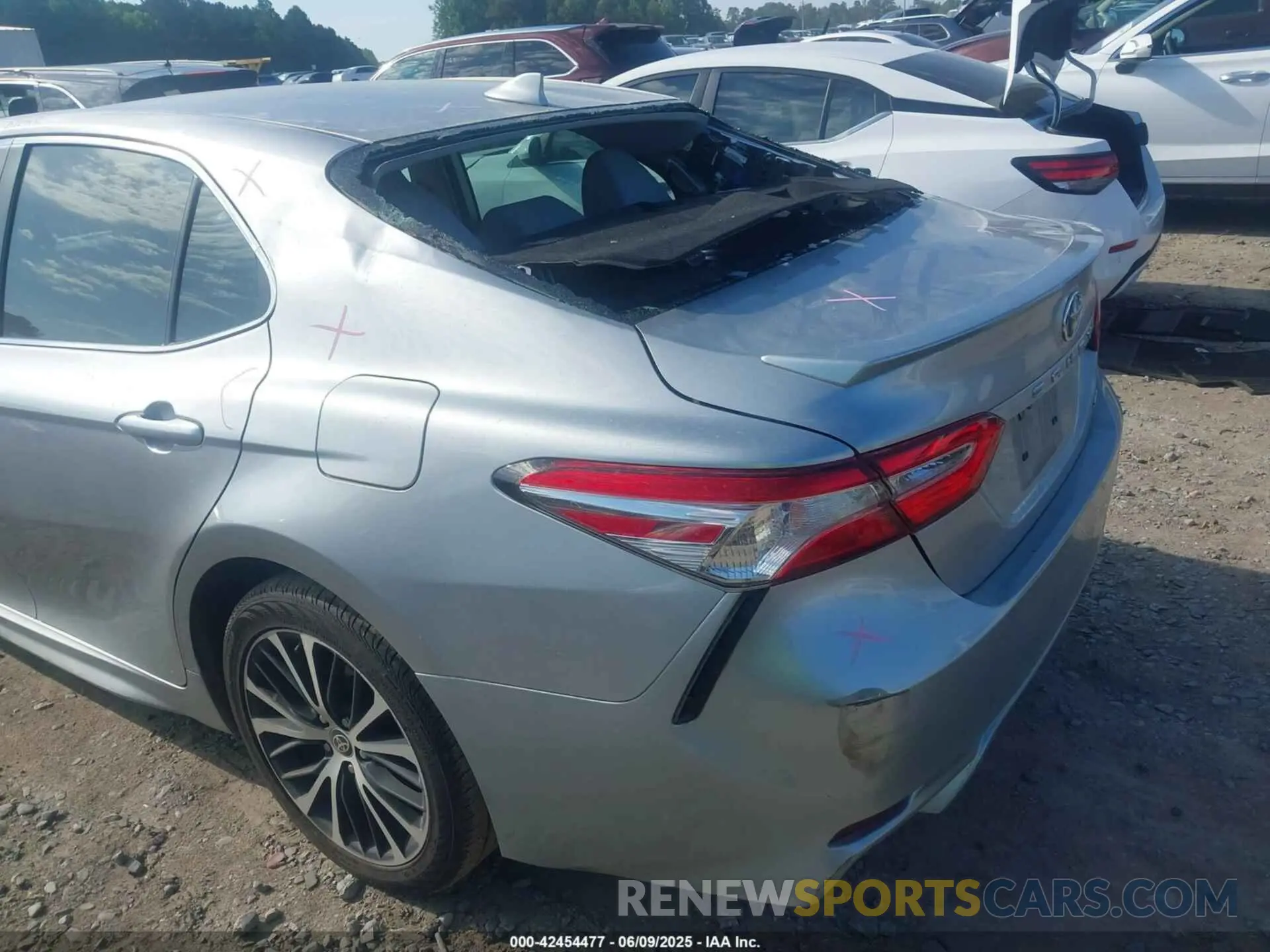 6 Photograph of a damaged car 4T1G11AK7LU502675 TOYOTA CAMRY 2020