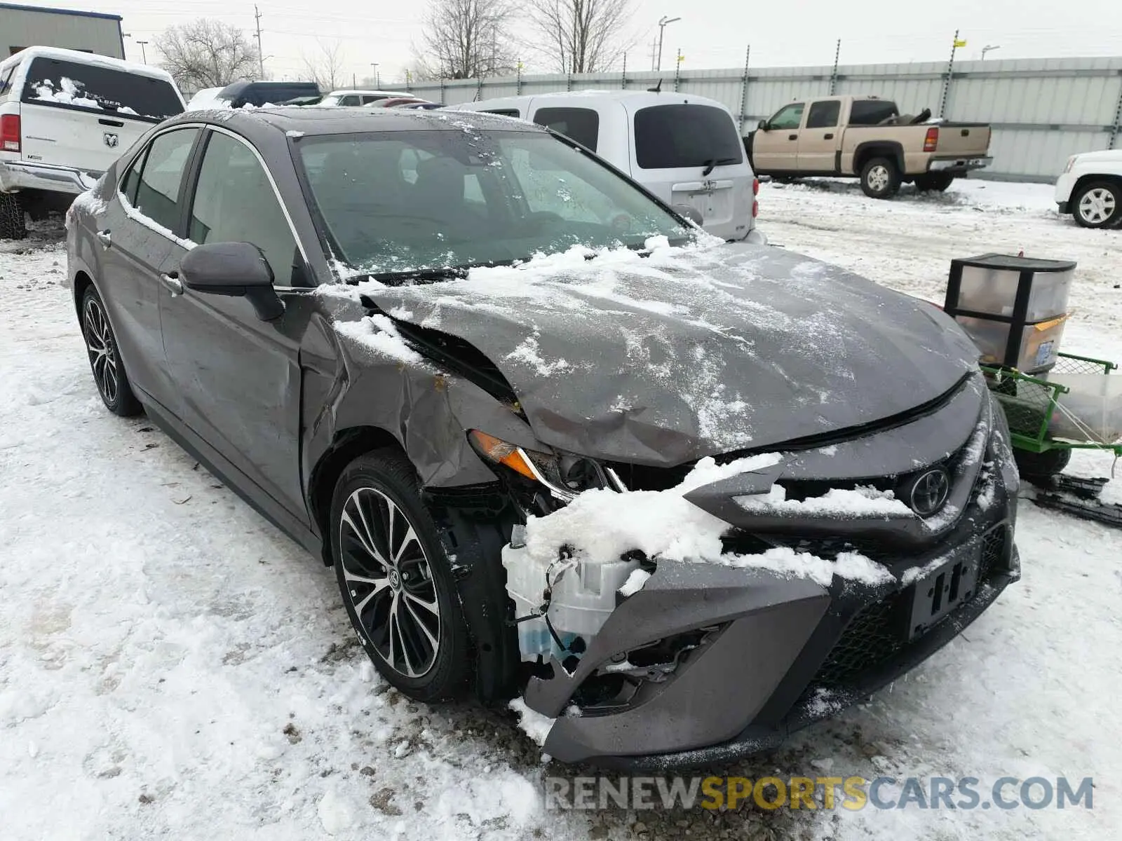 1 Photograph of a damaged car 4T1G11AK7LU906740 TOYOTA CAMRY 2020