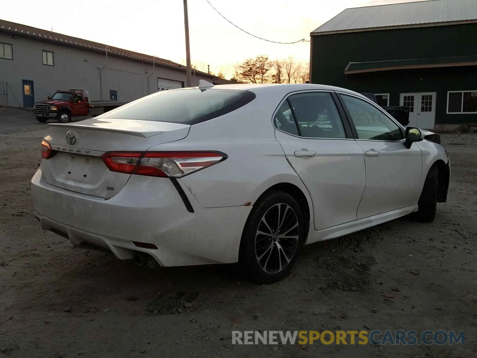 4 Фотография поврежденного автомобиля 4T1G11AK7LU929483 TOYOTA CAMRY 2020