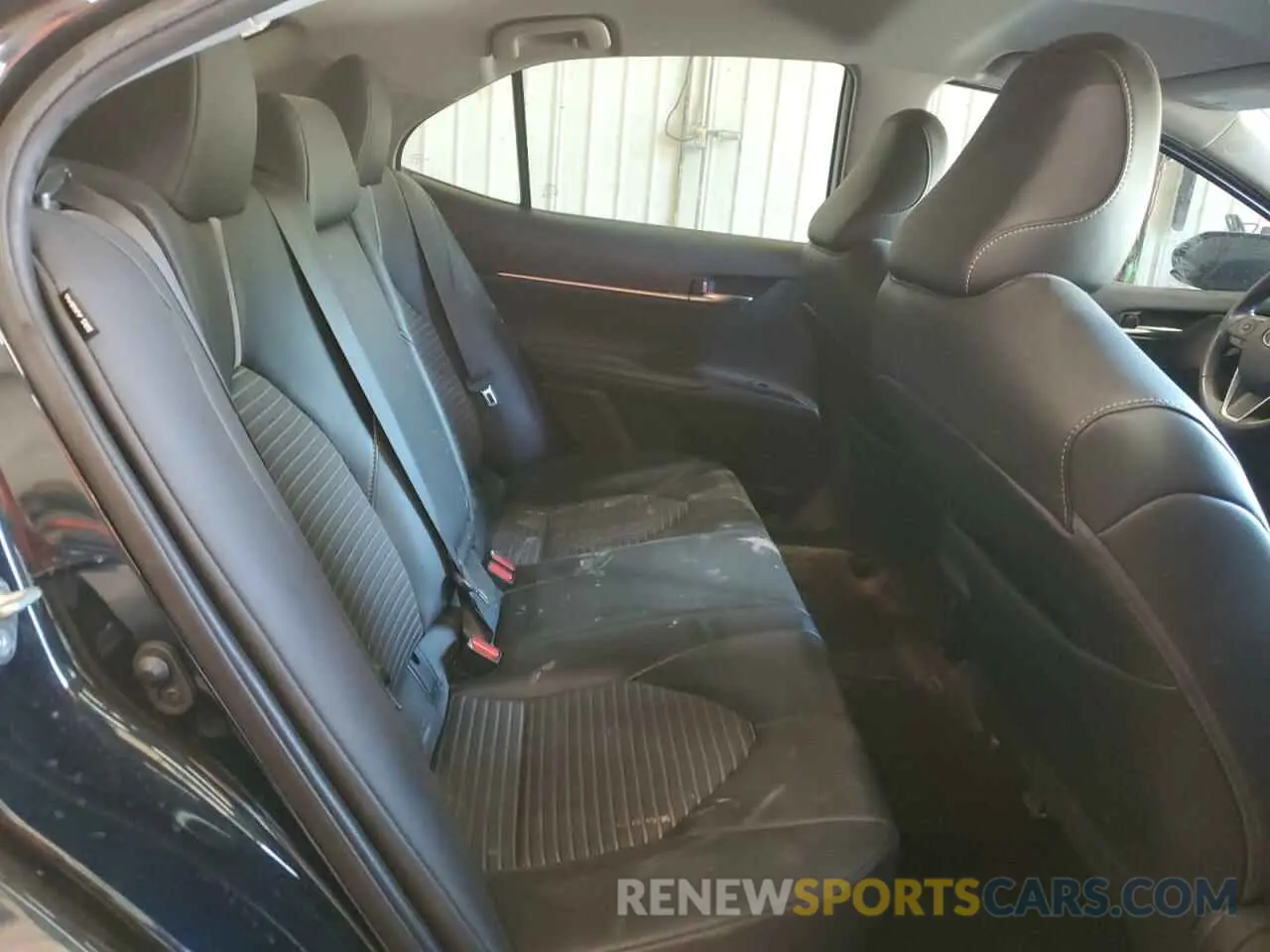 10 Photograph of a damaged car 4T1G11AK7LU939902 TOYOTA CAMRY 2020