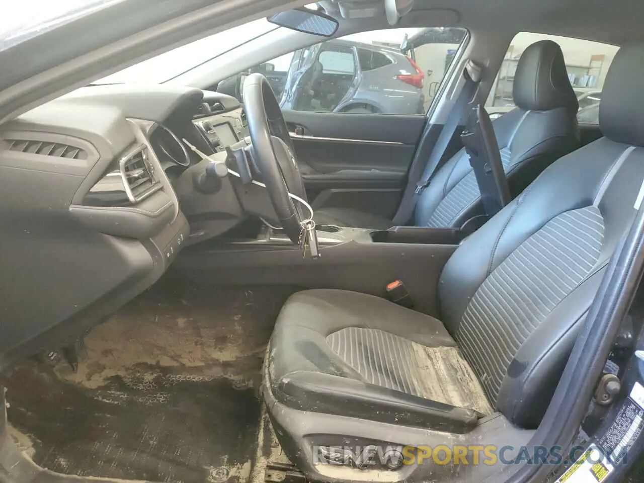 7 Photograph of a damaged car 4T1G11AK7LU939902 TOYOTA CAMRY 2020