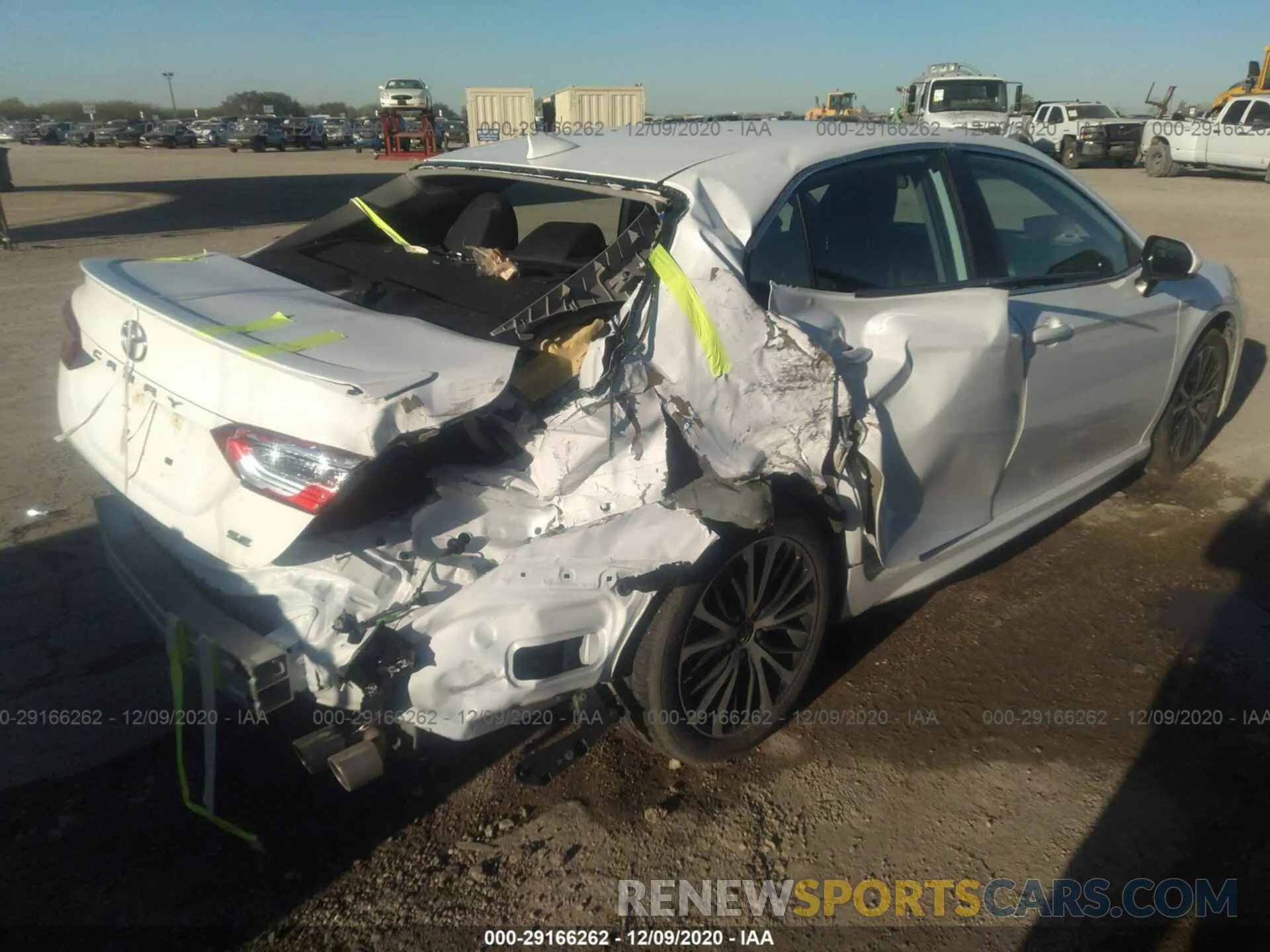 4 Photograph of a damaged car 4T1G11AK7LU944596 TOYOTA CAMRY 2020