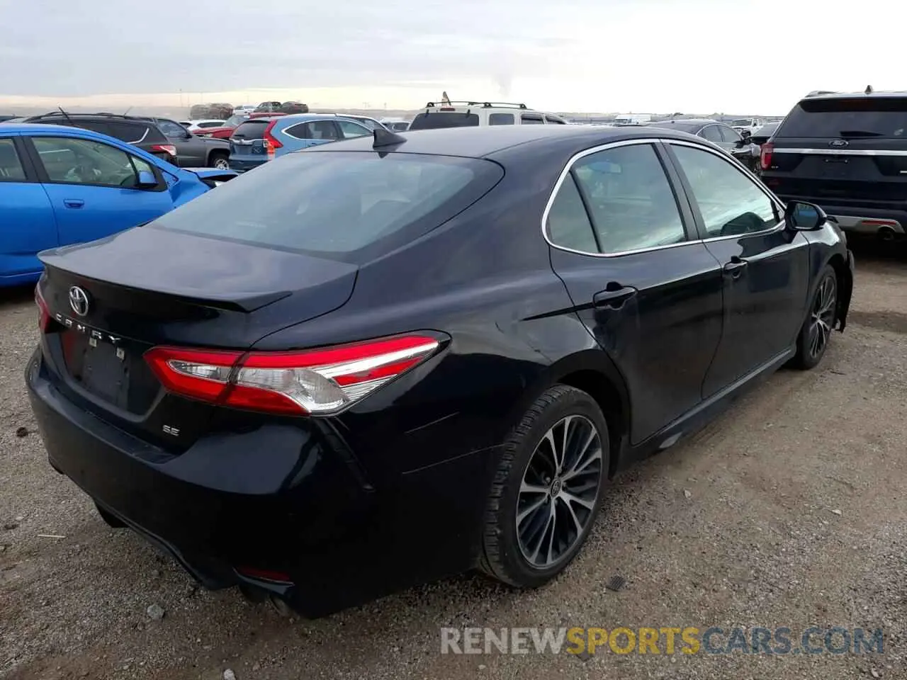 4 Фотография поврежденного автомобиля 4T1G11AK7LU946803 TOYOTA CAMRY 2020