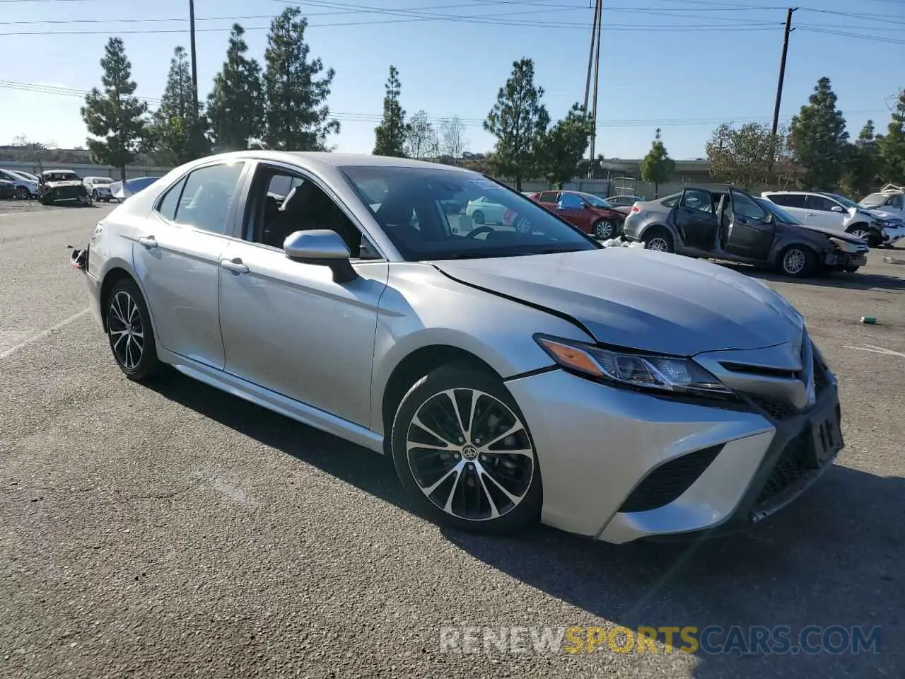 4 Photograph of a damaged car 4T1G11AK7LU960183 TOYOTA CAMRY 2020
