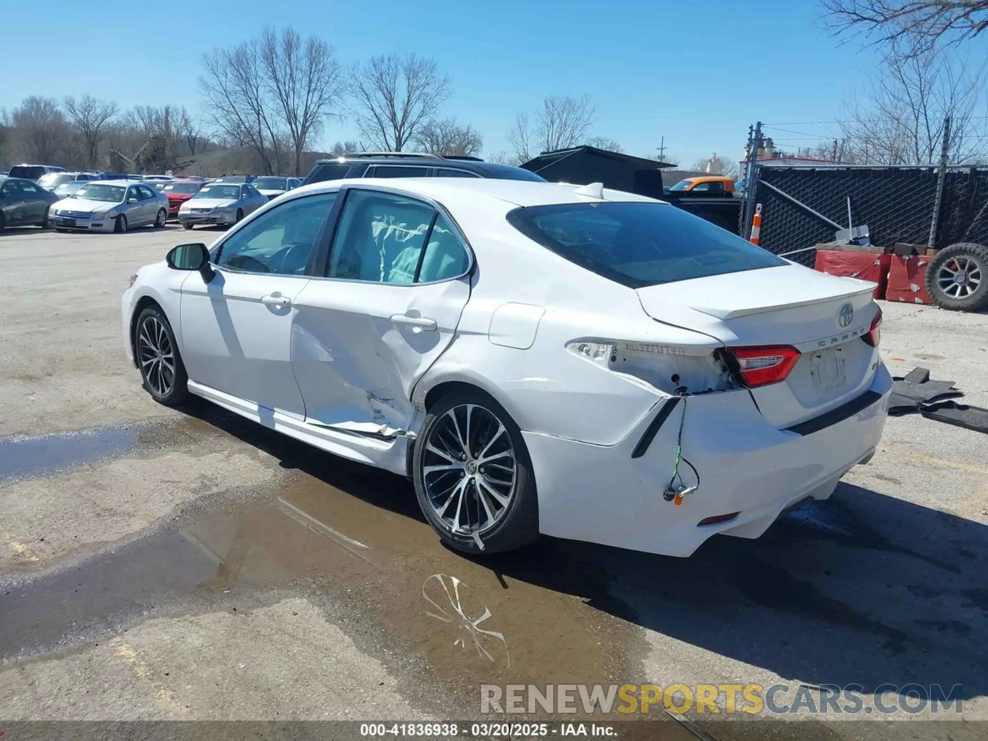 3 Фотография поврежденного автомобиля 4T1G11AK7LU960524 TOYOTA CAMRY 2020