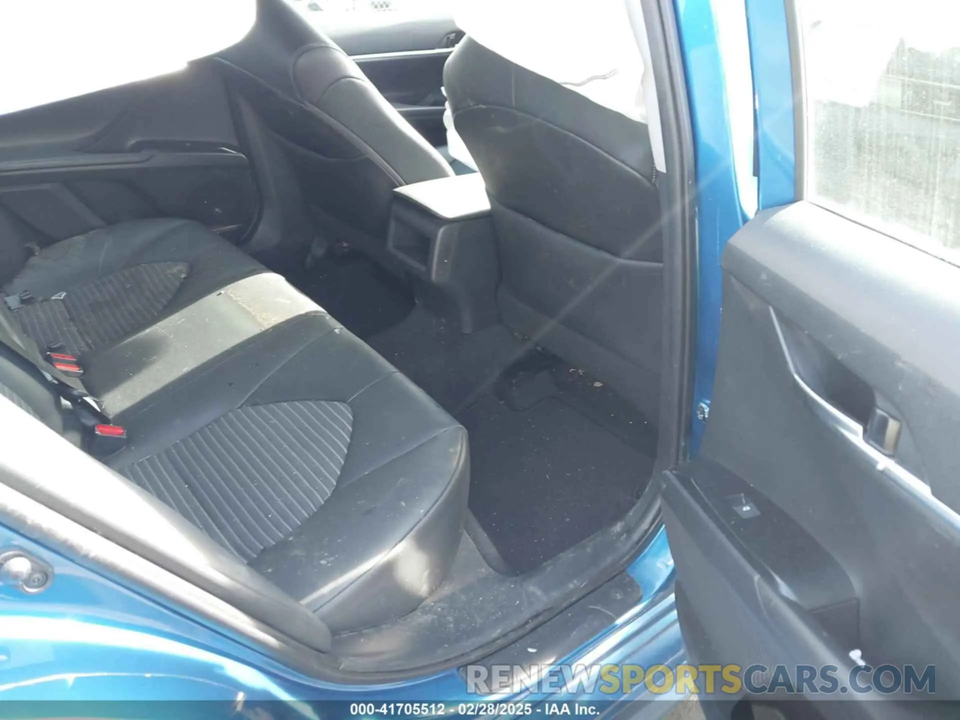 8 Photograph of a damaged car 4T1G11AK8LU304591 TOYOTA CAMRY 2020