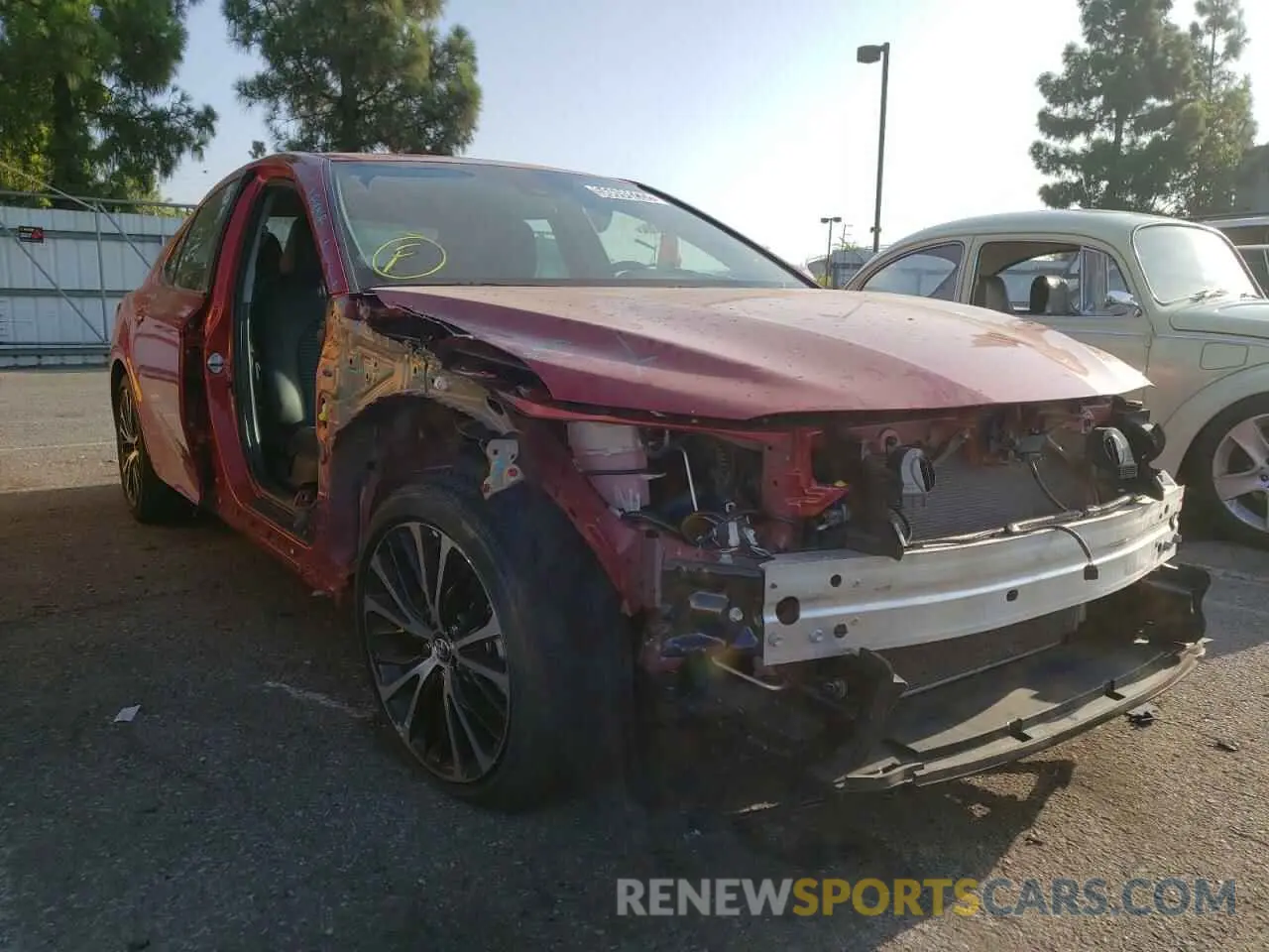 1 Photograph of a damaged car 4T1G11AK8LU308155 TOYOTA CAMRY 2020