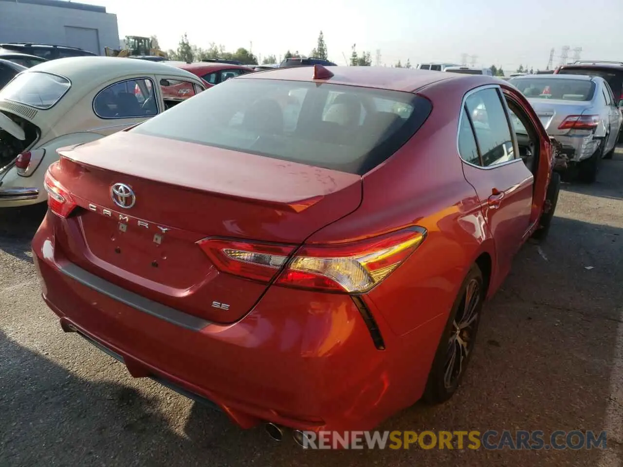 4 Photograph of a damaged car 4T1G11AK8LU308155 TOYOTA CAMRY 2020