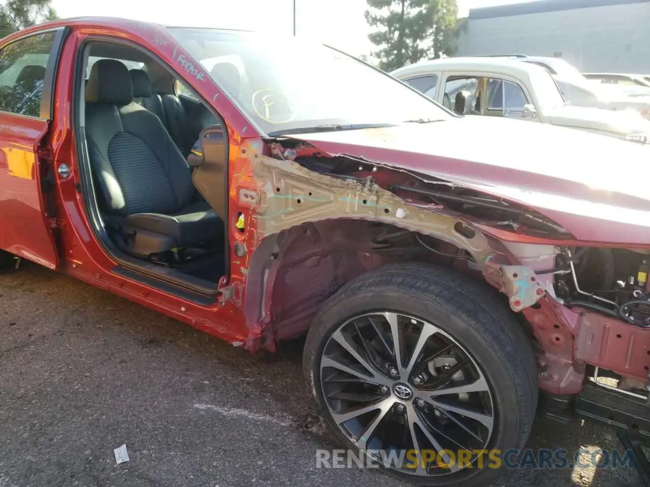 9 Photograph of a damaged car 4T1G11AK8LU308155 TOYOTA CAMRY 2020