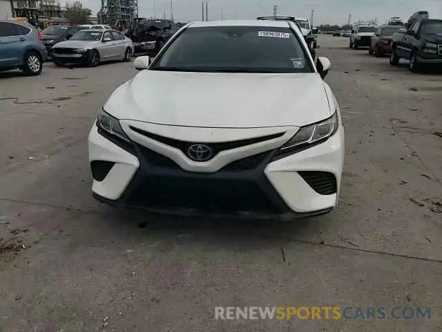 11 Photograph of a damaged car 4T1G11AK8LU308821 TOYOTA CAMRY 2020