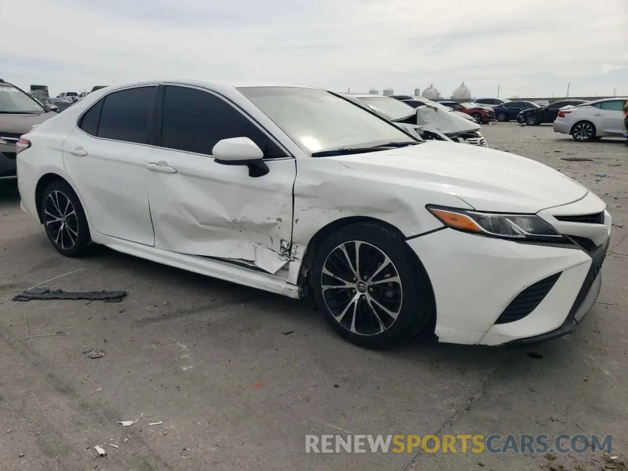 4 Photograph of a damaged car 4T1G11AK8LU308821 TOYOTA CAMRY 2020
