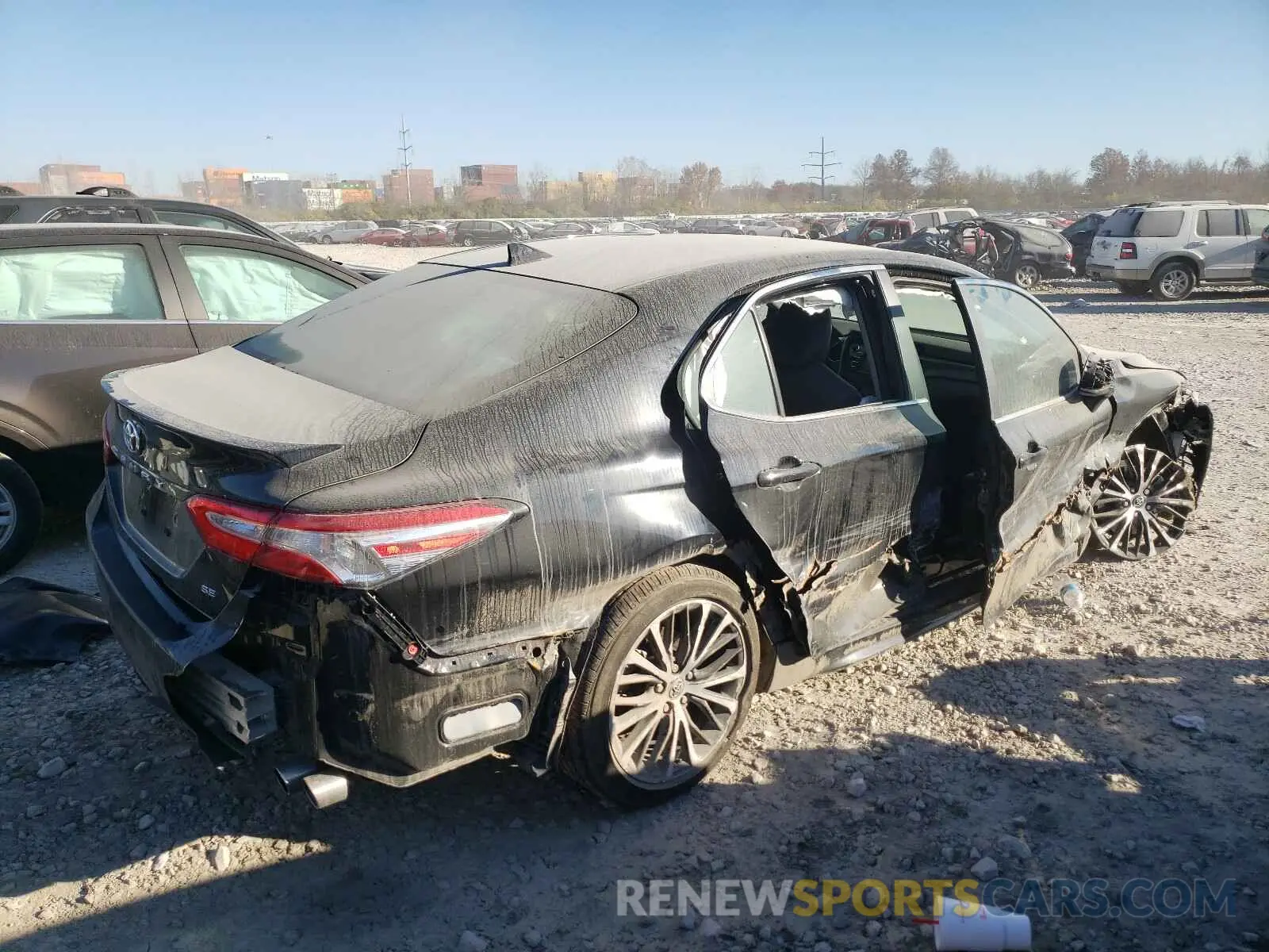 4 Photograph of a damaged car 4T1G11AK8LU313923 TOYOTA CAMRY 2020