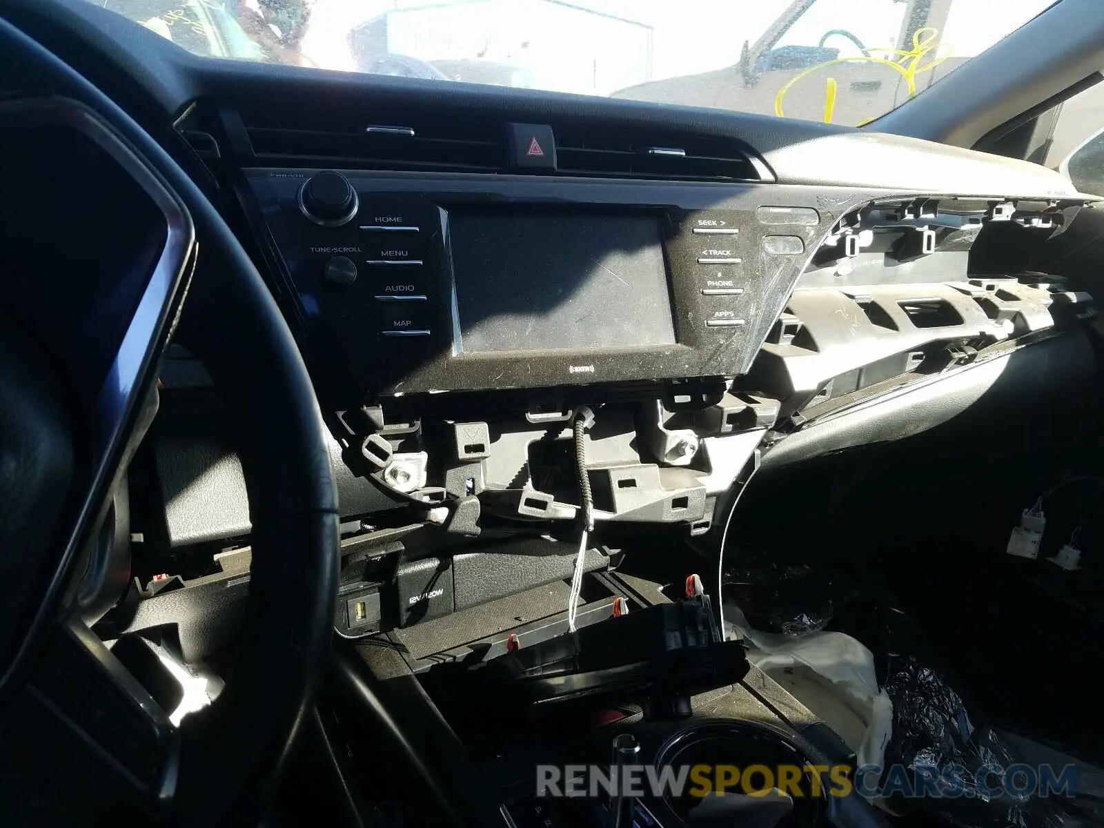 9 Photograph of a damaged car 4T1G11AK8LU325926 TOYOTA CAMRY 2020