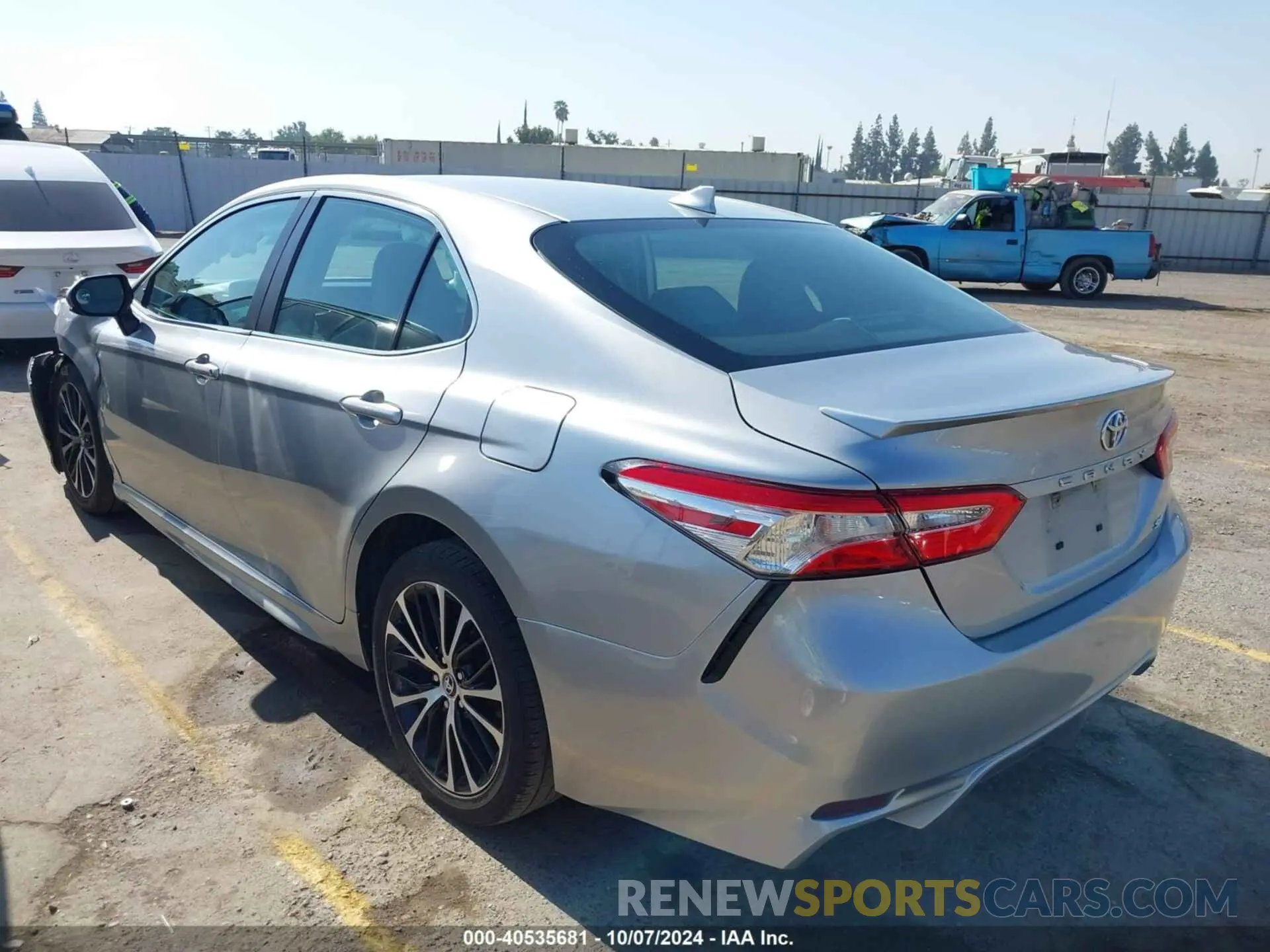 3 Фотография поврежденного автомобиля 4T1G11AK8LU329197 TOYOTA CAMRY 2020